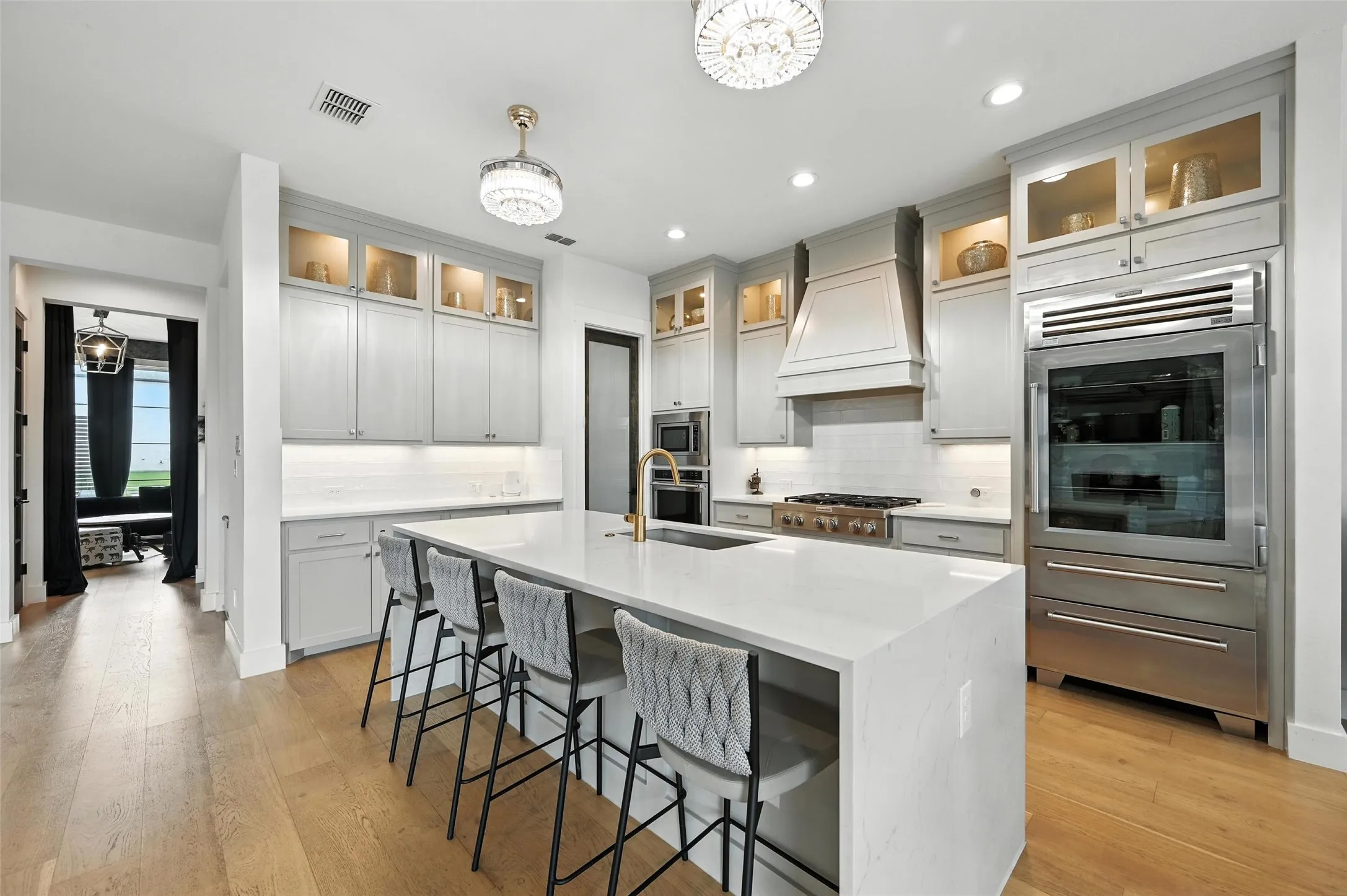 Single Family Residence For Rent in Tarrant County , 5105 Havana Drive, Mansfield, Texas 76063, 4 Bedroom, 4 Bathroom, 3 Garage spaces, 3,718 Sqft, built in 2021, mls#21386818, Real Estate Agent in Mansfield, Homes For Rent in Tarrant county, Homes For Rent in Mansfield, Realtor in Mansfield Texas, Real Estate Brokerage Independent Realty Texas, Luminita Cordes Realtor