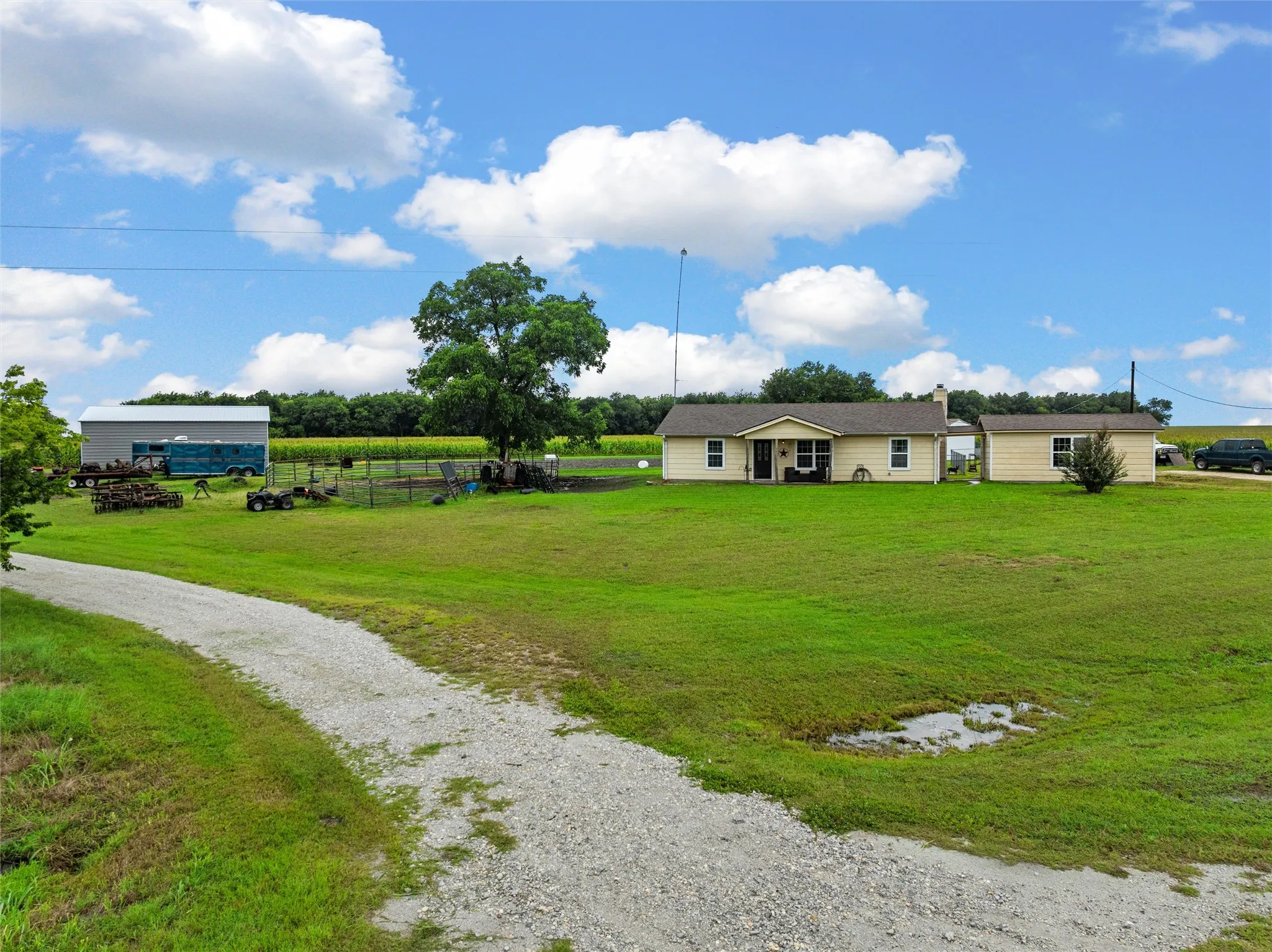 Single Family Residence For Rent in Hill County , 2851 Fm 339, Mount Calm, Texas 76673, 3 Bedroom, 1 Bathroom, 1 Garage spaces, 1,334 Sqft, built in 1991, mls#21385025, Real Estate Agent in Mount Calm, Homes For Rent in Hill county, Homes For Rent in Mount Calm, Realtor in Mount Calm Texas, Real Estate Brokerage Independent Realty Texas, Luminita Cordes Realtor