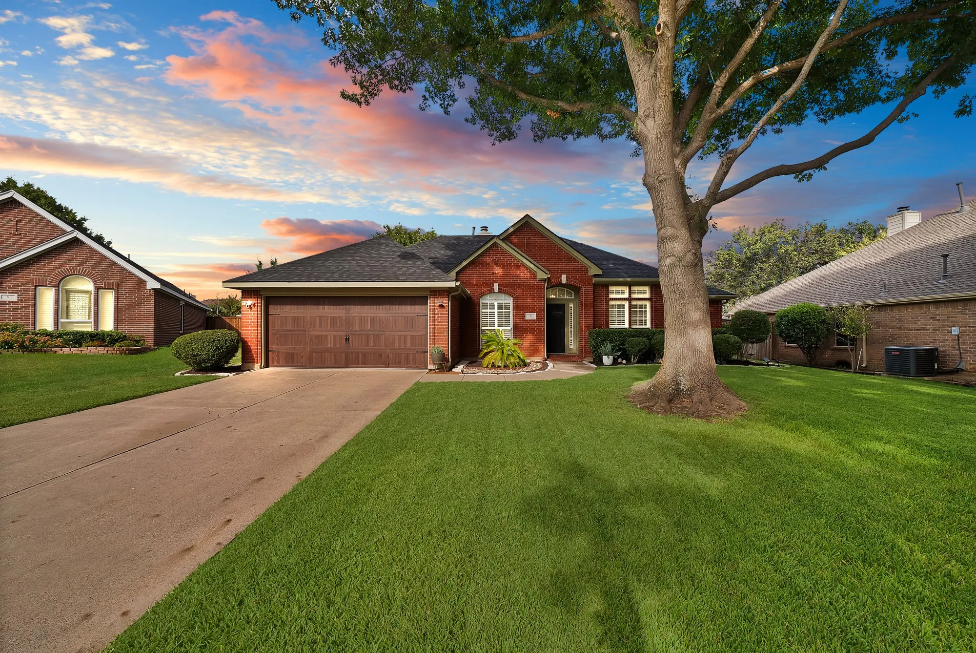 Single Family Residence For Sale in Tarrant County , 4 Dobree Court, Mansfield, Texas 76063, 3 Bedroom, 2 Bathroom, 2 Garage spaces, 1,886 Sqft, built in 1996, mls#21385570, Real Estate Agent in Mansfield, Homes For Sale in Tarrant county, Homes For Sale in Mansfield, Realtor in Mansfield Texas, Real Estate Brokerage Independent Realty Texas, Luminita Cordes Realtor