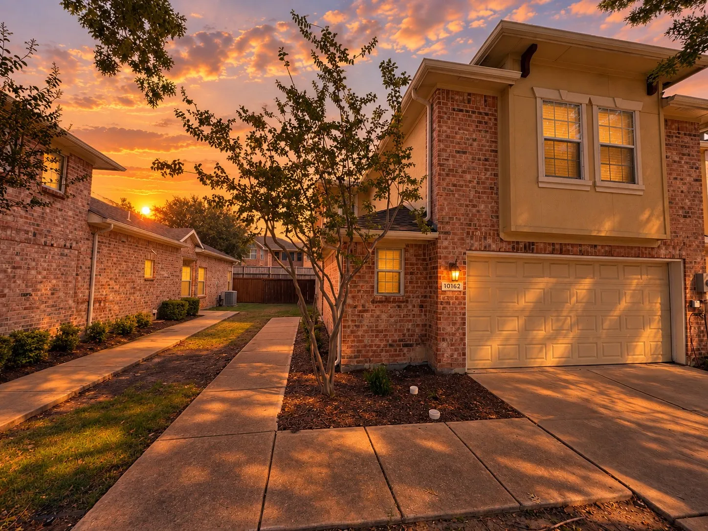 Townhouse For Sale in Collin County , 10162 Summit Run Drive, Frisco, Texas 75035, 3 Bedroom, 3 Bathroom, 2 Garage spaces, 1,939 Sqft, built in 2005, mls#21385029, Real Estate Agent in Frisco, Homes For Sale in Collin county, Homes For Sale in Frisco, Realtor in Frisco Texas, Real Estate Brokerage Independent Realty Texas, Luminita Cordes Realtor