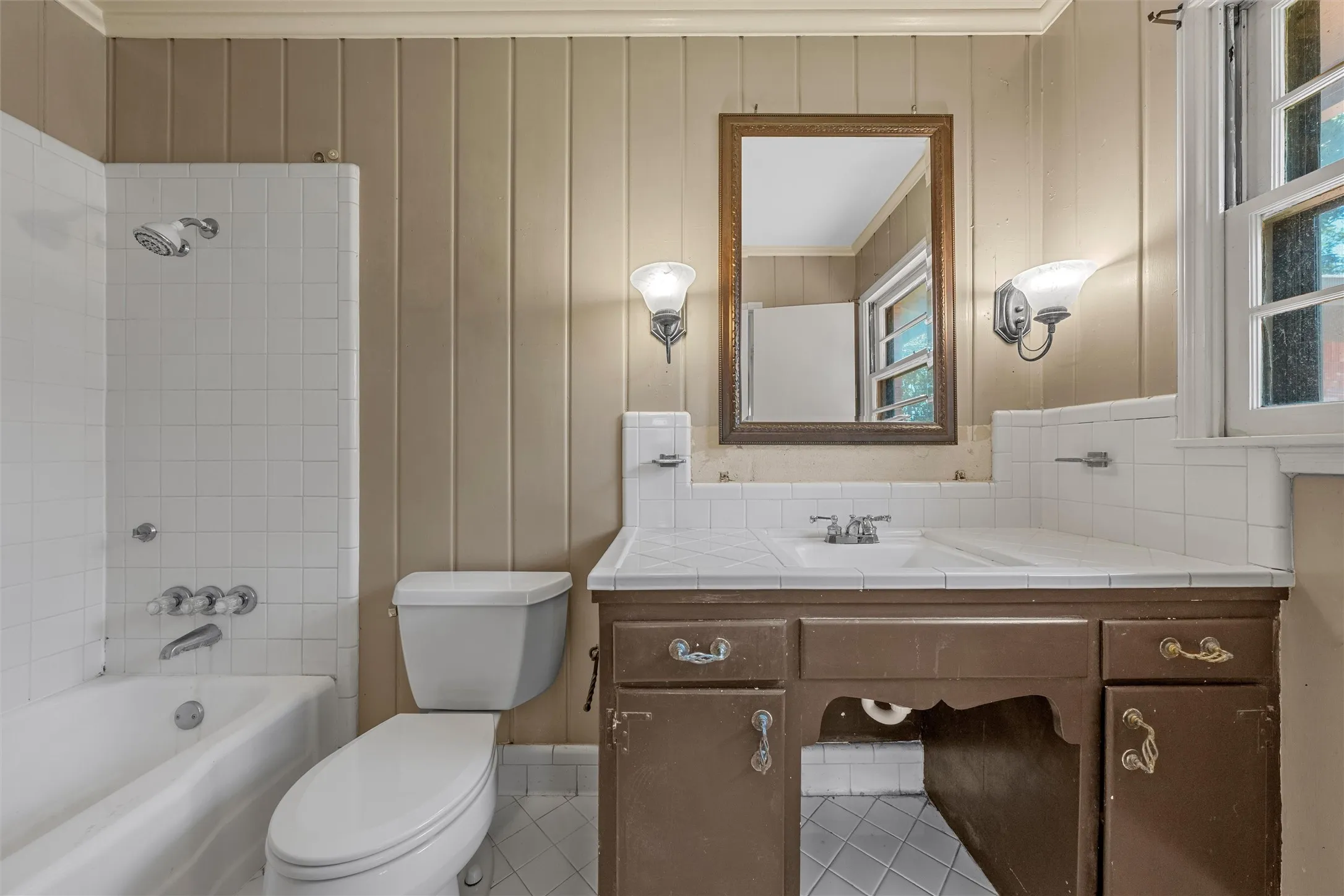 Single Family Residence For Rent in Mc Lennan County , 2349 Mount Carmel Drive, Waco, Texas 76710, 3 Bedroom, 2 Bathroom, 2 Garage spaces, 1,770 Sqft, built in 1958, mls#21386805, Real Estate Agent in Waco, Homes For Rent in Mc Lennan county, Homes For Rent in Waco, Realtor in Waco Texas, Real Estate Brokerage Independent Realty Texas, Luminita Cordes Realtor
