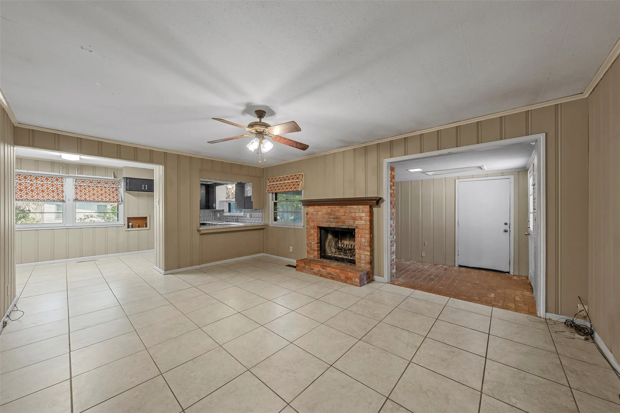 Single Family Residence For Rent in Mc Lennan County , 2349 Mount Carmel Drive, Waco, Texas 76710, 3 Bedroom, 2 Bathroom, 2 Garage spaces, 1,770 Sqft, built in 1958, mls#21386805, Real Estate Agent in Waco, Homes For Rent in Mc Lennan county, Homes For Rent in Waco, Realtor in Waco Texas, Real Estate Brokerage Independent Realty Texas, Luminita Cordes Realtor