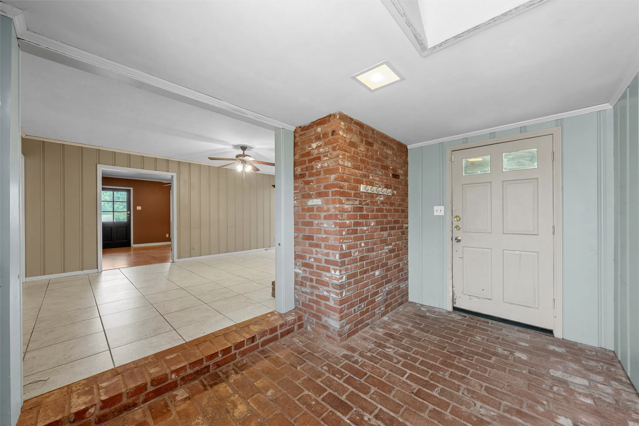 Single Family Residence For Rent in Mc Lennan County , 2349 Mount Carmel Drive, Waco, Texas 76710, 3 Bedroom, 2 Bathroom, 2 Garage spaces, 1,770 Sqft, built in 1958, mls#21386805, Real Estate Agent in Waco, Homes For Rent in Mc Lennan county, Homes For Rent in Waco, Realtor in Waco Texas, Real Estate Brokerage Independent Realty Texas, Luminita Cordes Realtor