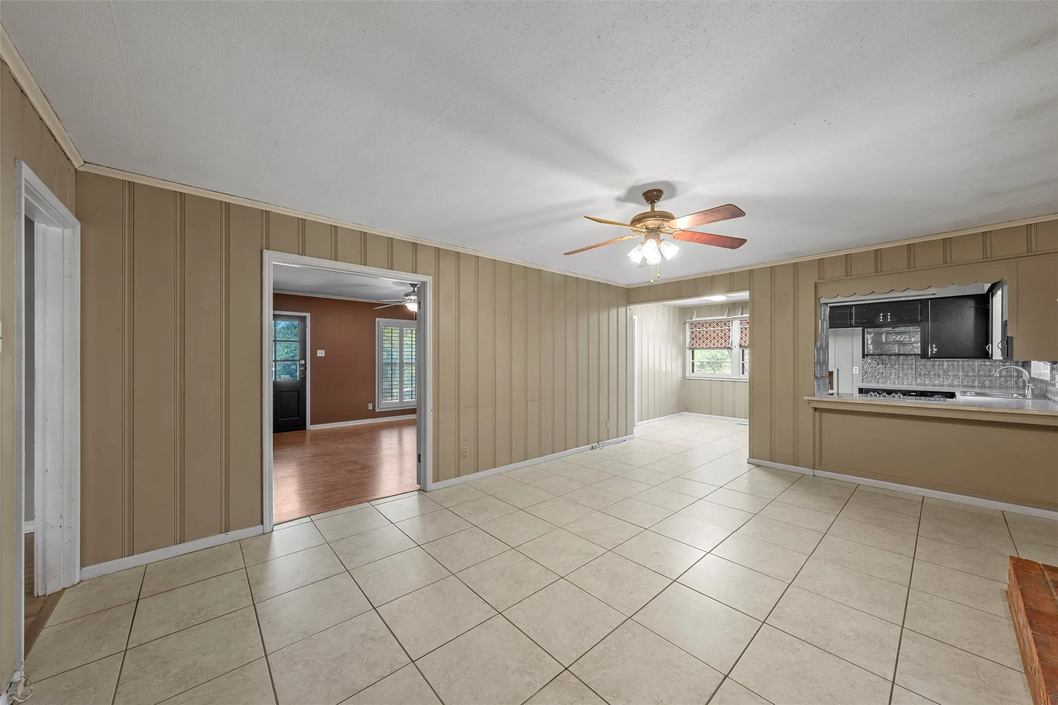 Single Family Residence For Rent in Mc Lennan County , 2349 Mount Carmel Drive, Waco, Texas 76710, 3 Bedroom, 2 Bathroom, 2 Garage spaces, 1,770 Sqft, built in 1958, mls#21386805, Real Estate Agent in Waco, Homes For Rent in Mc Lennan county, Homes For Rent in Waco, Realtor in Waco Texas, Real Estate Brokerage Independent Realty Texas, Luminita Cordes Realtor