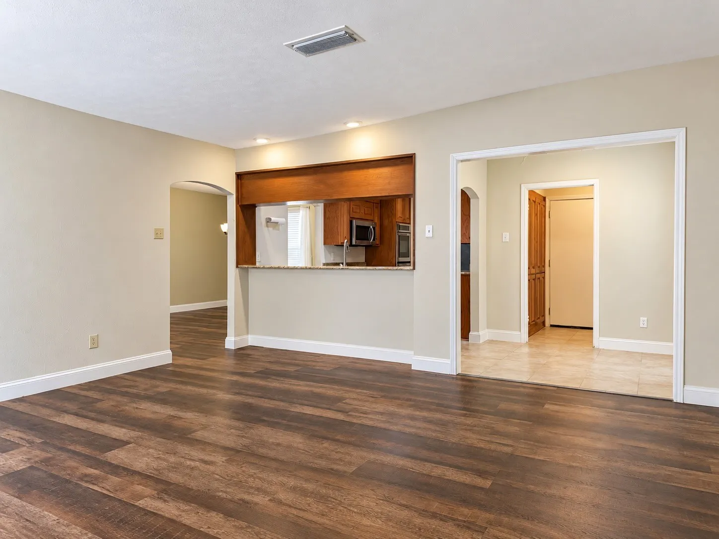 Living to Kitchen & Breakfast Room