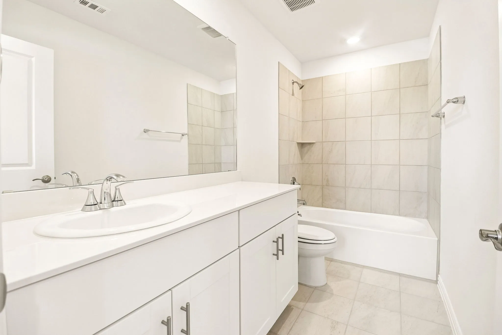 Photo is not of the actual home, but is an inspirational photo of builder’s model home and may depict options, furnishings, and/or decorator features that are not included.