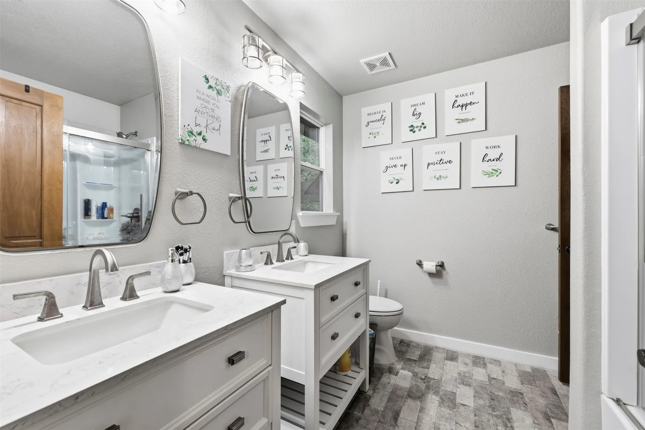upstairs jack and jill bath