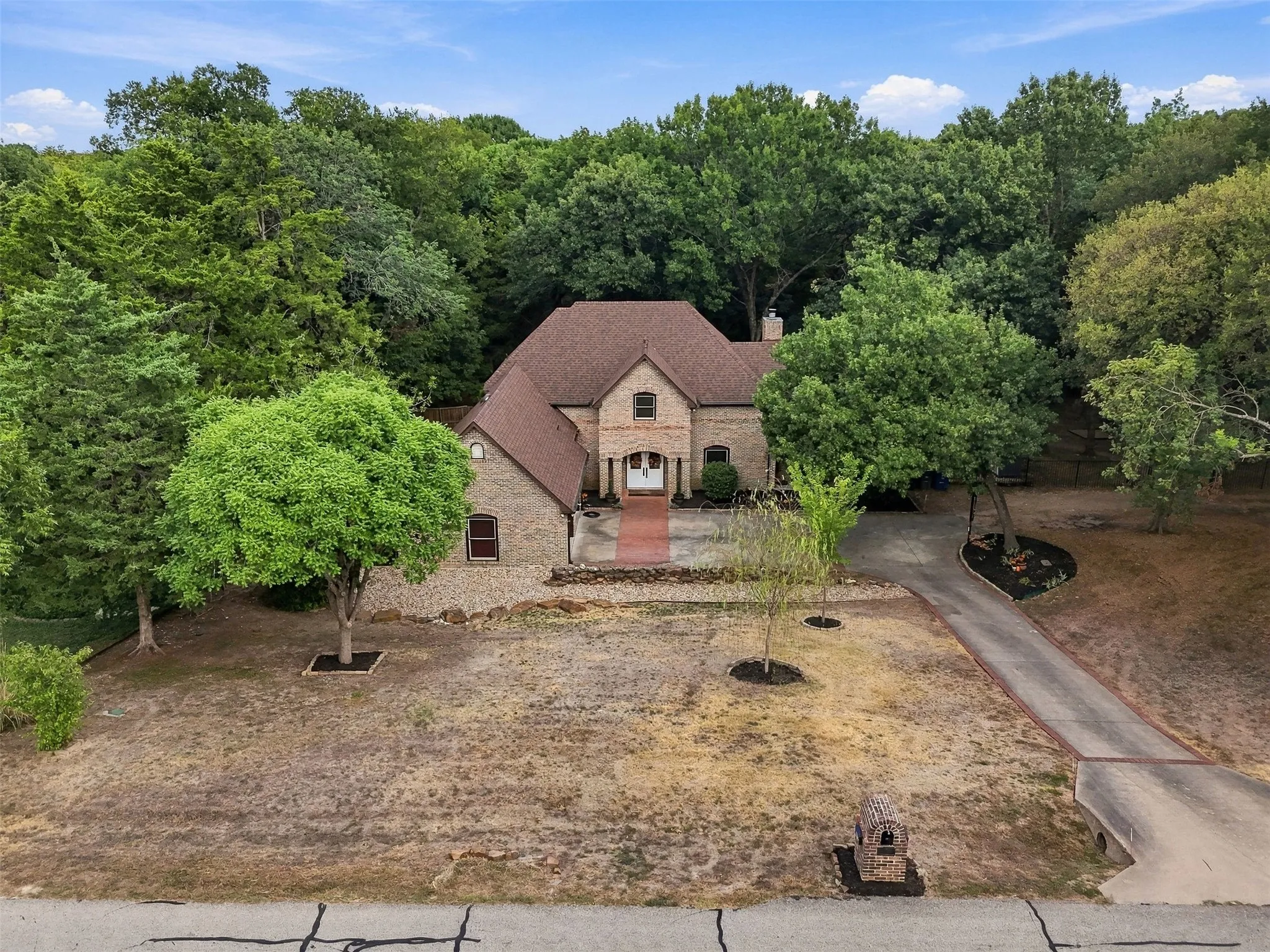 Single Family Residence For Sale in Ellis County , 407 Ovilla Oaks Drive, Ovilla, Texas 75154, 3 Bedroom, 4 Bathroom, 2 Garage spaces, 3,012 Sqft, built in 1994, mls#21385058, Real Estate Agent in Ovilla, Homes For Sale in Ellis county, Homes For Sale in Ovilla, Realtor in Ovilla Texas, Real Estate Brokerage Independent Realty Texas, Luminita Cordes Realtor