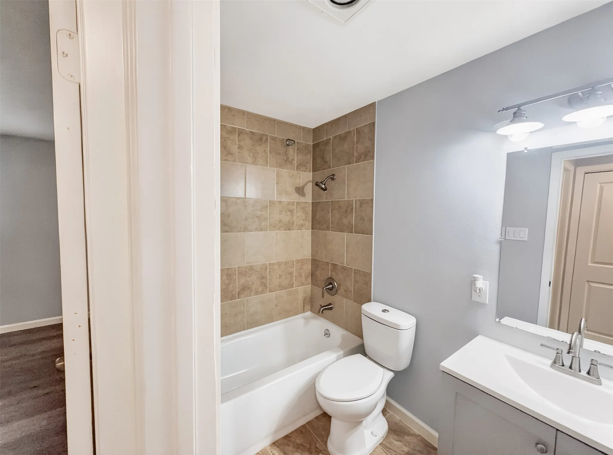 Single Family Residence For Rent in Tarrant County , 109 N Heights Drive, Crowley, Texas 76036, 3 Bedroom, 2 Bathroom, 2 Garage spaces, 1,284 Sqft, built in 1977, mls#21386834, Real Estate Agent in Crowley, Homes For Rent in Tarrant county, Homes For Rent in Crowley, Realtor in Crowley Texas, Real Estate Brokerage Independent Realty Texas, Luminita Cordes Realtor