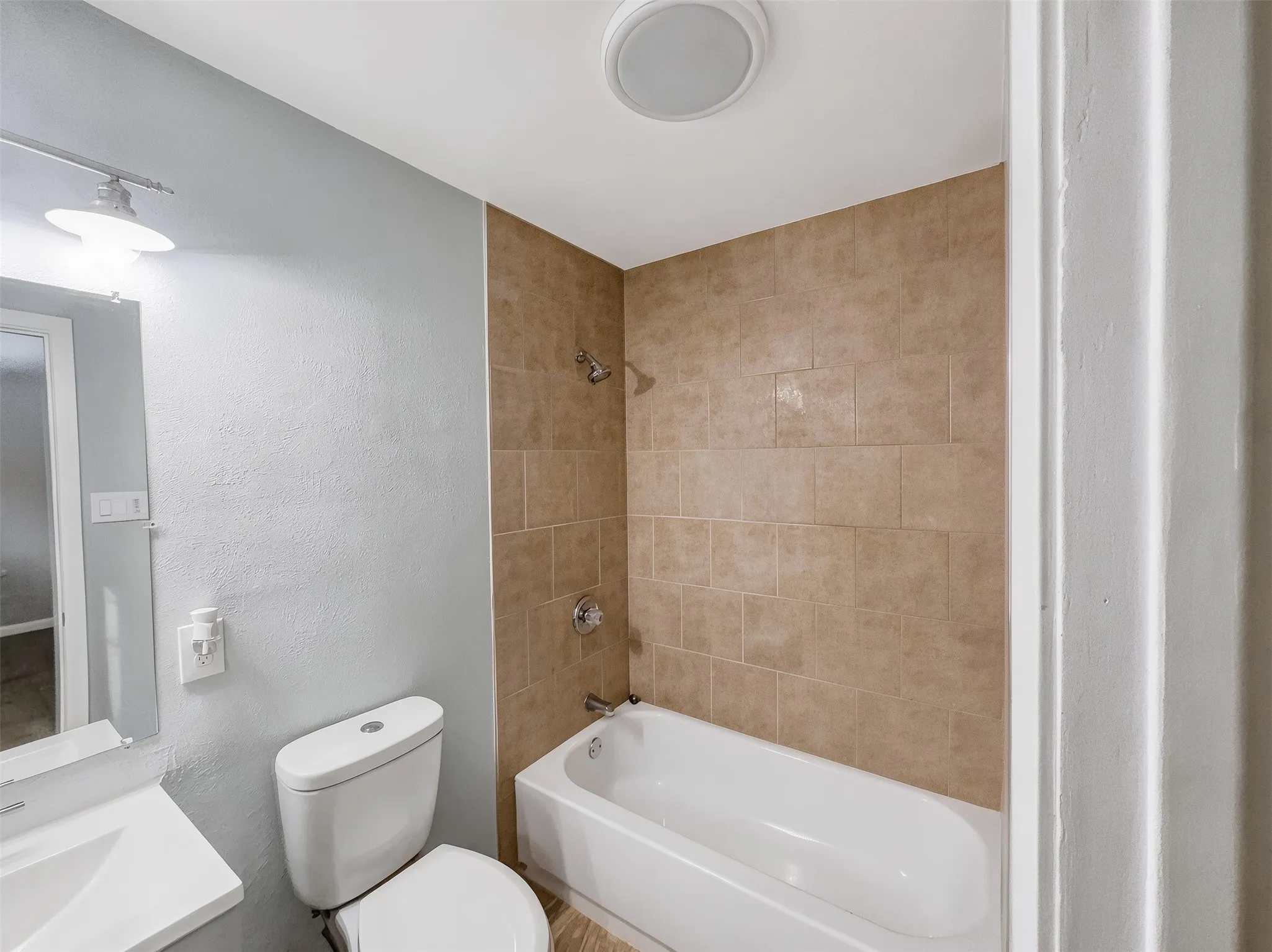 Single Family Residence For Rent in Tarrant County , 109 N Heights Drive, Crowley, Texas 76036, 3 Bedroom, 2 Bathroom, 2 Garage spaces, 1,284 Sqft, built in 1977, mls#21386834, Real Estate Agent in Crowley, Homes For Rent in Tarrant county, Homes For Rent in Crowley, Realtor in Crowley Texas, Real Estate Brokerage Independent Realty Texas, Luminita Cordes Realtor