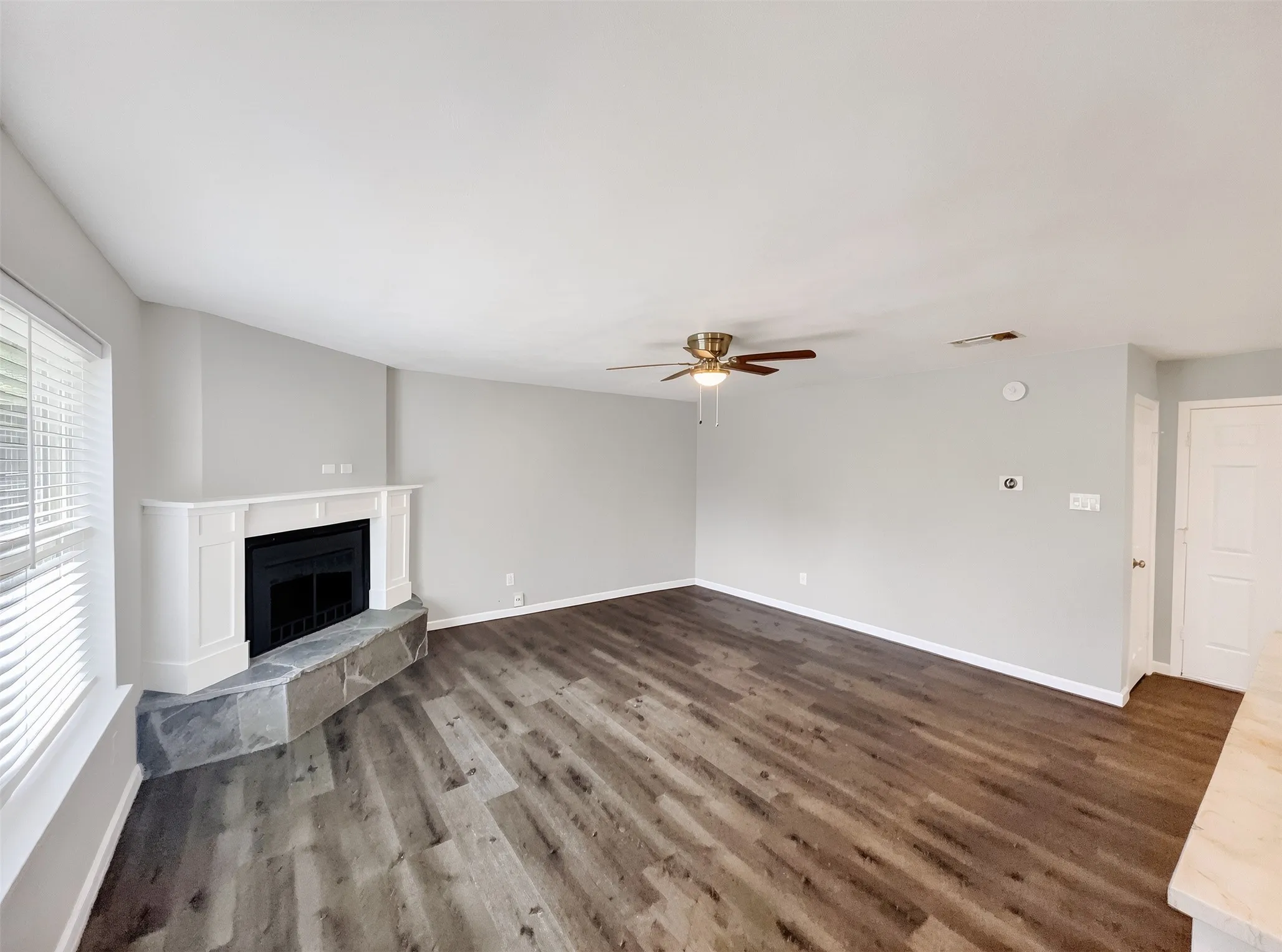 Single Family Residence For Rent in Tarrant County , 109 N Heights Drive, Crowley, Texas 76036, 3 Bedroom, 2 Bathroom, 2 Garage spaces, 1,284 Sqft, built in 1977, mls#21386834, Real Estate Agent in Crowley, Homes For Rent in Tarrant county, Homes For Rent in Crowley, Realtor in Crowley Texas, Real Estate Brokerage Independent Realty Texas, Luminita Cordes Realtor