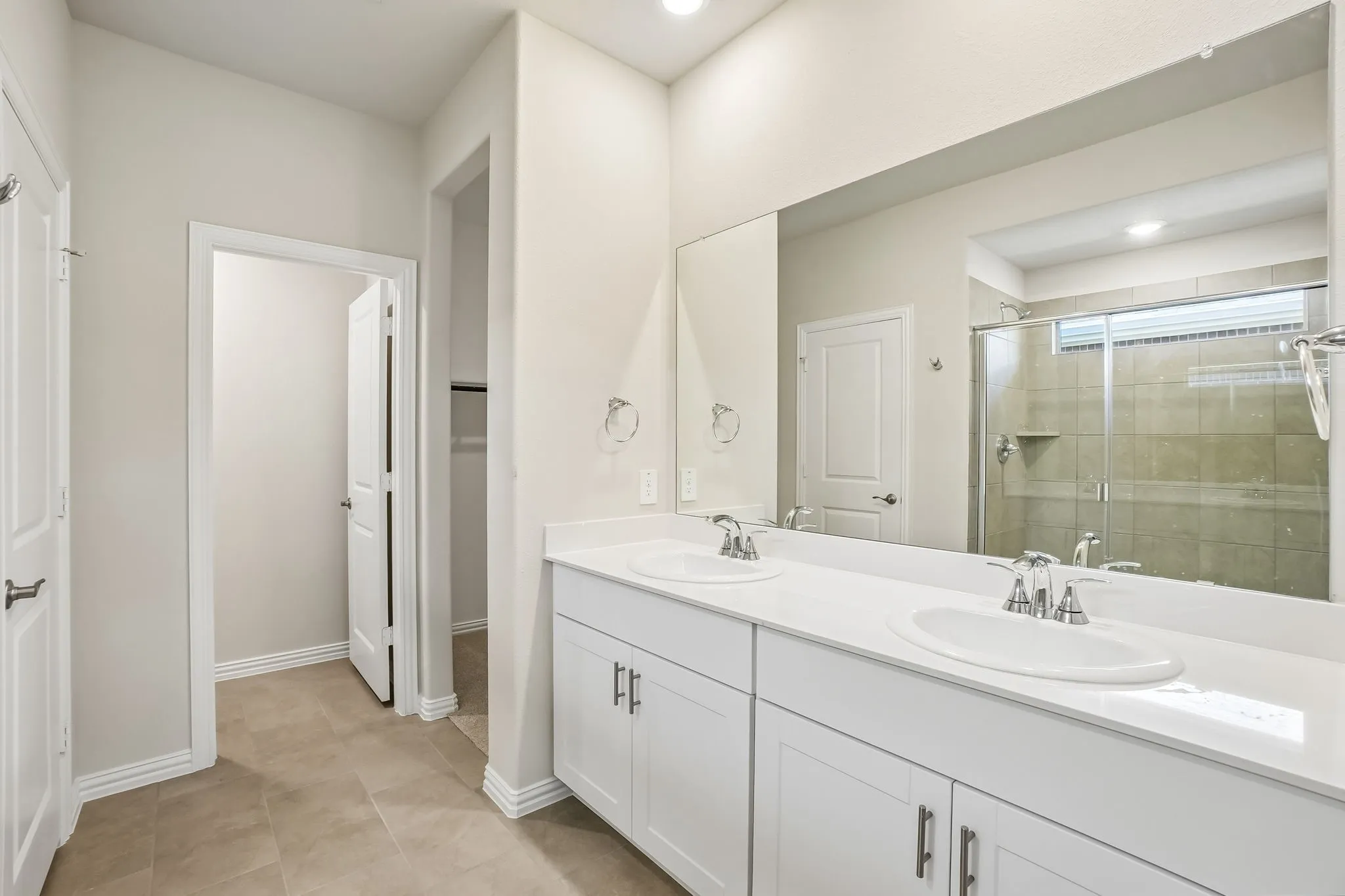Photo is not of the actual home, but is an inspirational photo of builder’s model home and may depict options, furnishings, and/or decorator features that are not included.