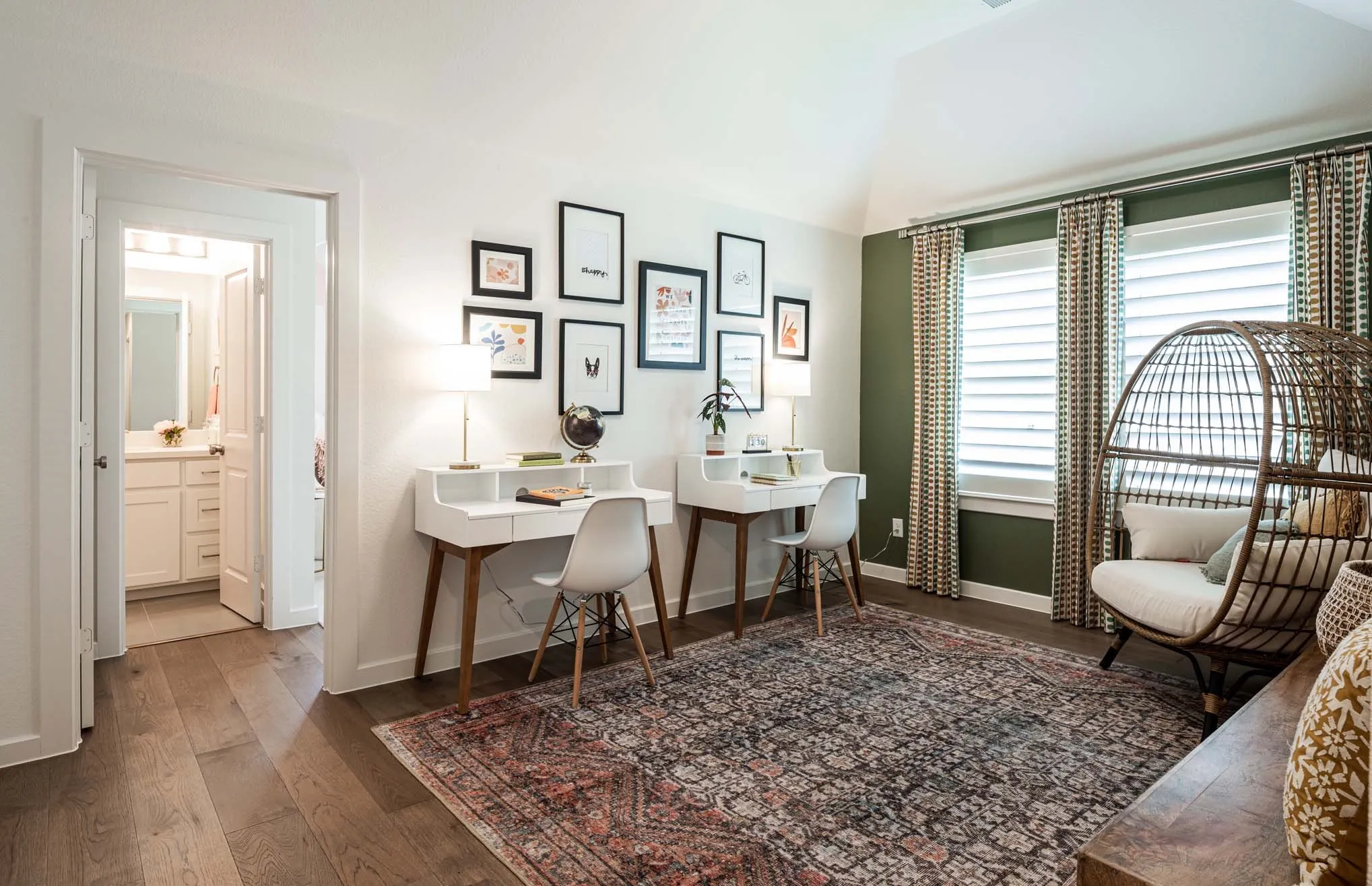 Single Family Residence For Sale in Denton County , 1721 Sandbrock Drive, Aubrey, Texas 76227, 5 Bedroom, 6 Bathroom, 2 Garage spaces, 4,354 Sqft, built in 2021, mls#21386811, Real Estate Agent in Aubrey, Homes For Sale in Denton county, Homes For Sale in Aubrey, Realtor in Aubrey Texas, Real Estate Brokerage Independent Realty Texas, Luminita Cordes Realtor