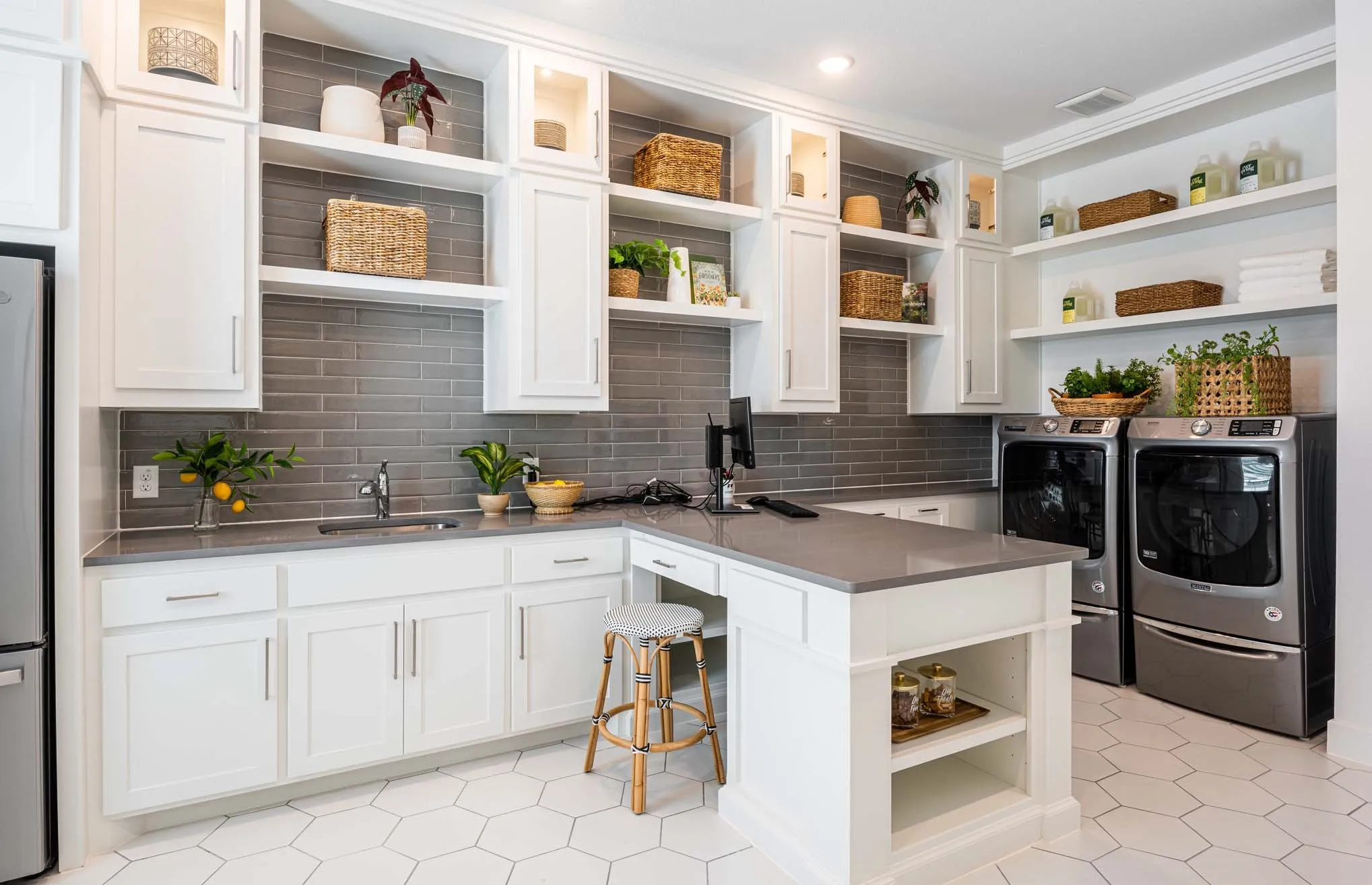 Single Family Residence For Sale in Denton County , 1721 Sandbrock Drive, Aubrey, Texas 76227, 5 Bedroom, 6 Bathroom, 2 Garage spaces, 4,354 Sqft, built in 2021, mls#21386811, Real Estate Agent in Aubrey, Homes For Sale in Denton county, Homes For Sale in Aubrey, Realtor in Aubrey Texas, Real Estate Brokerage Independent Realty Texas, Luminita Cordes Realtor
