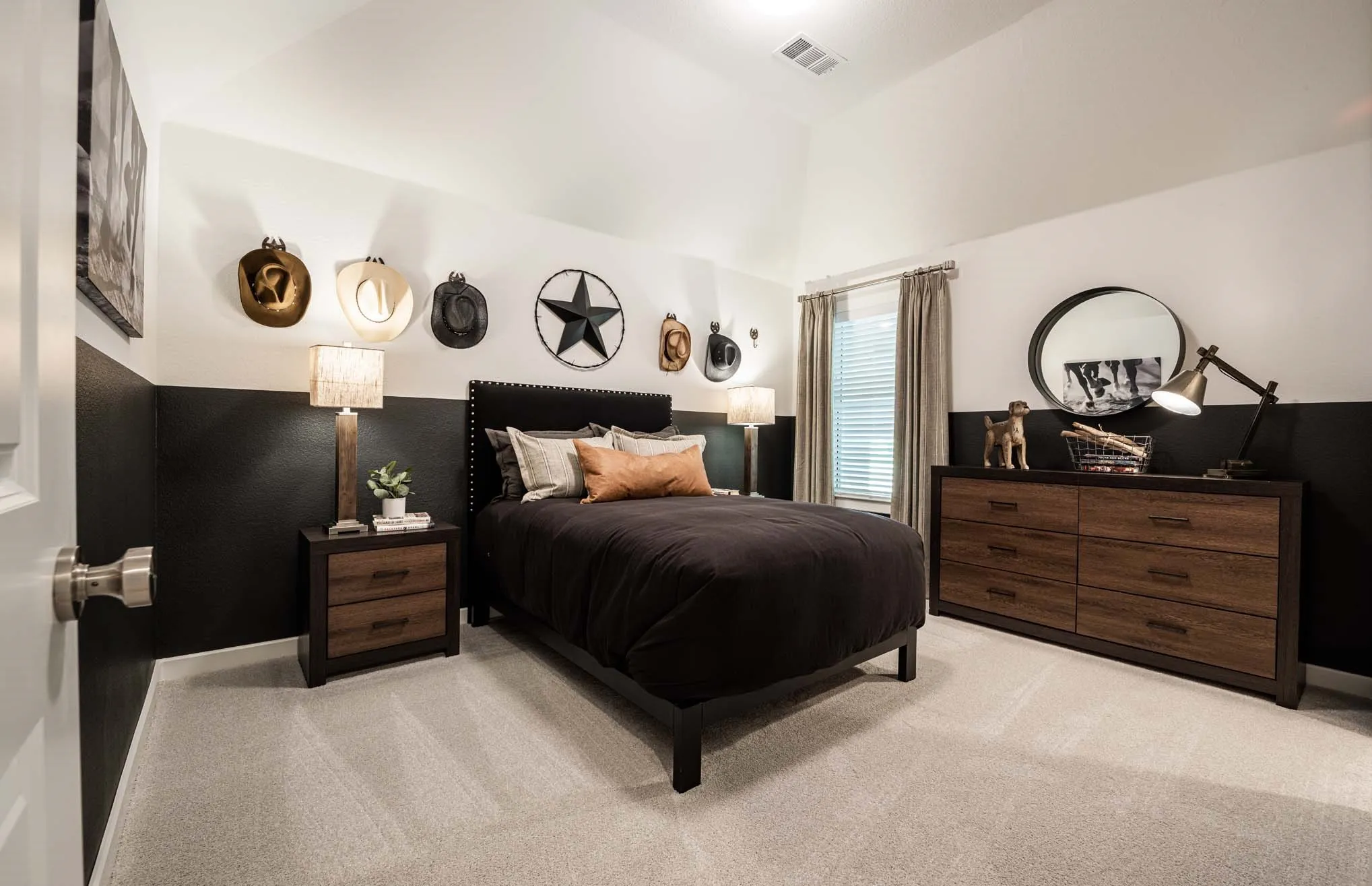 Single Family Residence For Sale in Denton County , 1721 Sandbrock Drive, Aubrey, Texas 76227, 5 Bedroom, 6 Bathroom, 2 Garage spaces, 4,354 Sqft, built in 2021, mls#21386811, Real Estate Agent in Aubrey, Homes For Sale in Denton county, Homes For Sale in Aubrey, Realtor in Aubrey Texas, Real Estate Brokerage Independent Realty Texas, Luminita Cordes Realtor