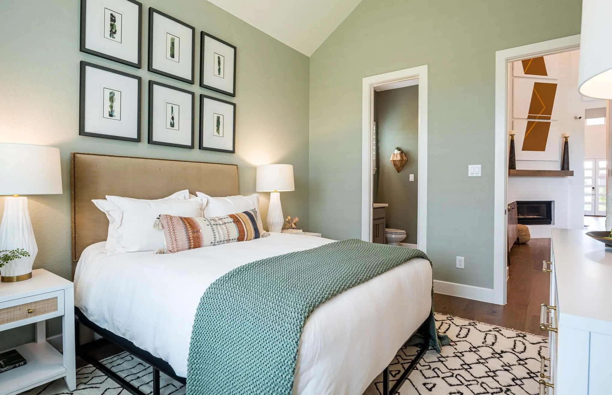 Single Family Residence For Sale in Denton County , 1721 Sandbrock Drive, Aubrey, Texas 76227, 5 Bedroom, 6 Bathroom, 2 Garage spaces, 4,354 Sqft, built in 2021, mls#21386811, Real Estate Agent in Aubrey, Homes For Sale in Denton county, Homes For Sale in Aubrey, Realtor in Aubrey Texas, Real Estate Brokerage Independent Realty Texas, Luminita Cordes Realtor