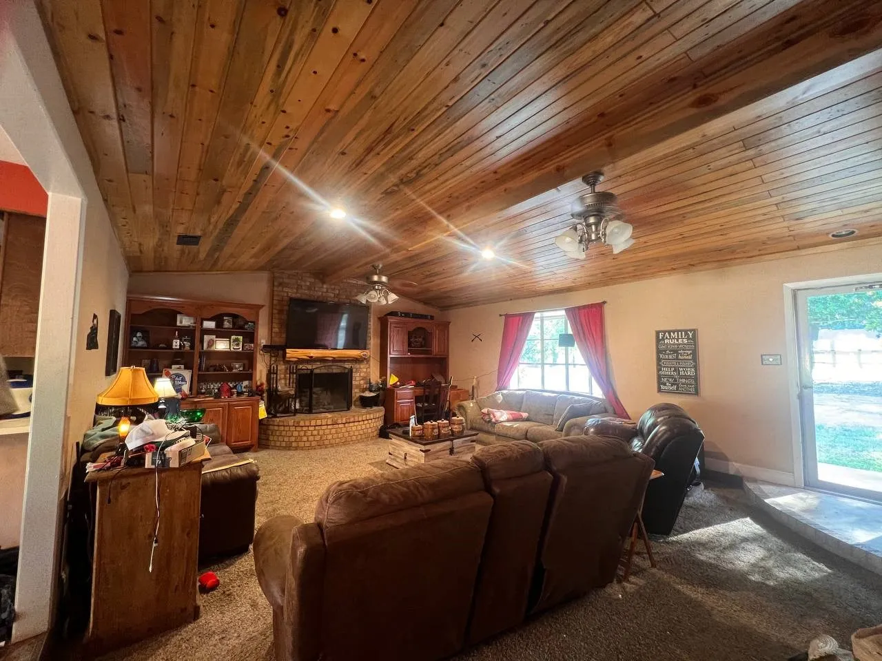 Single Family Residence For Sale in Upshur County , 379 Joy Drive, Ore City, Texas 75683, 3 Bedroom, 2 Bathroom, 2 Garage spaces, 1,992 Sqft, built in 1976, mls#21386764, Real Estate Agent in Ore City, Homes For Sale in Upshur county, Homes For Sale in Ore City, Realtor in Ore City Texas, Real Estate Brokerage Independent Realty Texas, Luminita Cordes Realtor