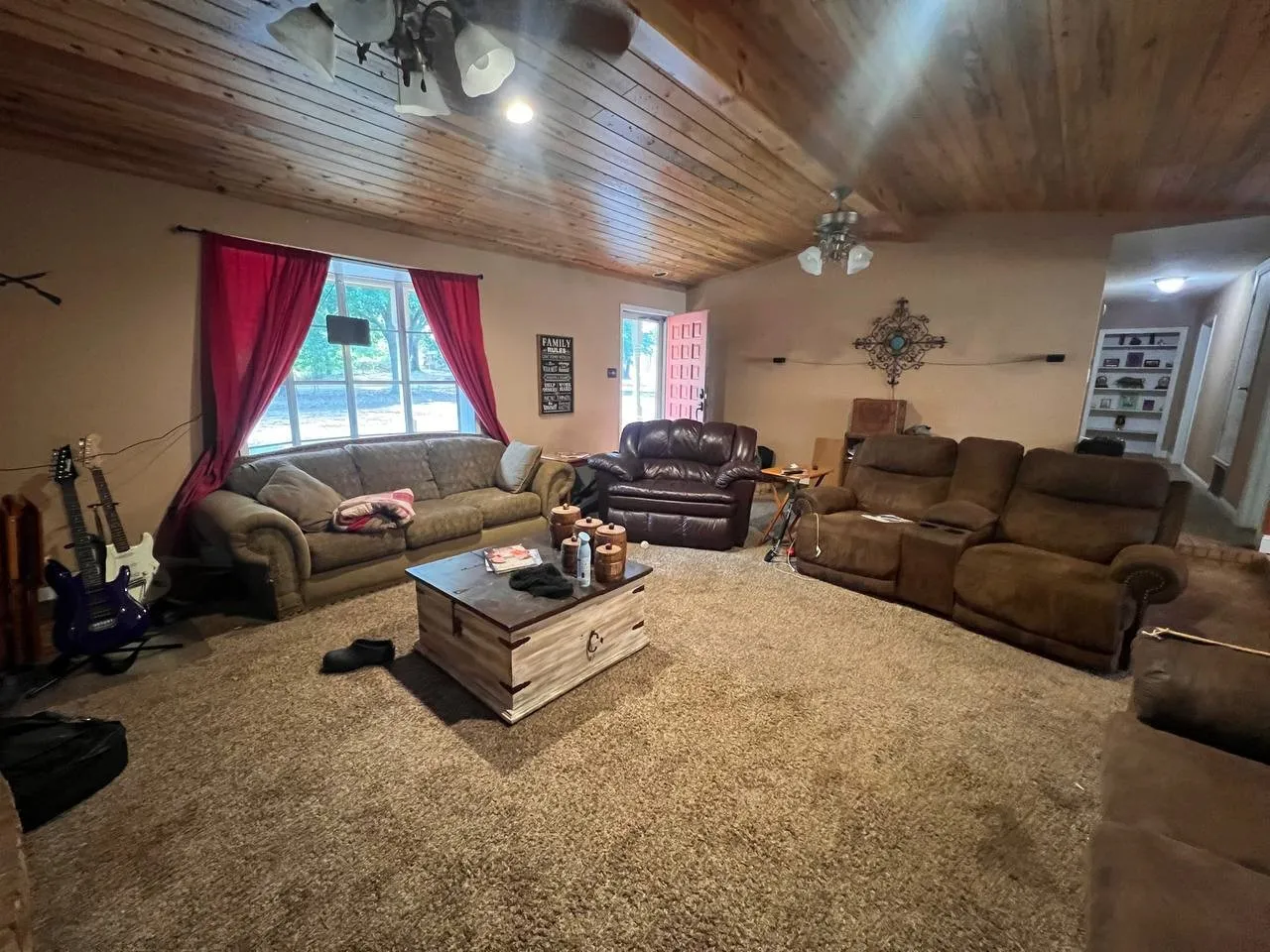 Single Family Residence For Sale in Upshur County , 379 Joy Drive, Ore City, Texas 75683, 3 Bedroom, 2 Bathroom, 2 Garage spaces, 1,992 Sqft, built in 1976, mls#21386764, Real Estate Agent in Ore City, Homes For Sale in Upshur county, Homes For Sale in Ore City, Realtor in Ore City Texas, Real Estate Brokerage Independent Realty Texas, Luminita Cordes Realtor