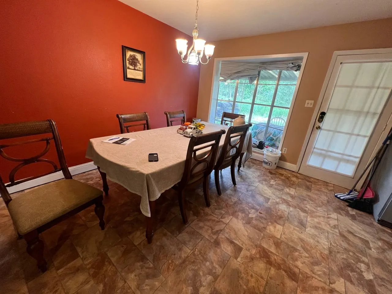 Single Family Residence For Sale in Upshur County , 379 Joy Drive, Ore City, Texas 75683, 3 Bedroom, 2 Bathroom, 2 Garage spaces, 1,992 Sqft, built in 1976, mls#21386764, Real Estate Agent in Ore City, Homes For Sale in Upshur county, Homes For Sale in Ore City, Realtor in Ore City Texas, Real Estate Brokerage Independent Realty Texas, Luminita Cordes Realtor