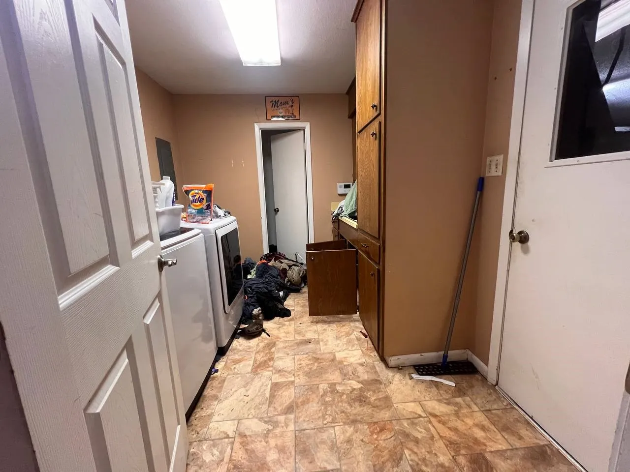 Single Family Residence For Sale in Upshur County , 379 Joy Drive, Ore City, Texas 75683, 3 Bedroom, 2 Bathroom, 2 Garage spaces, 1,992 Sqft, built in 1976, mls#21386764, Real Estate Agent in Ore City, Homes For Sale in Upshur county, Homes For Sale in Ore City, Realtor in Ore City Texas, Real Estate Brokerage Independent Realty Texas, Luminita Cordes Realtor