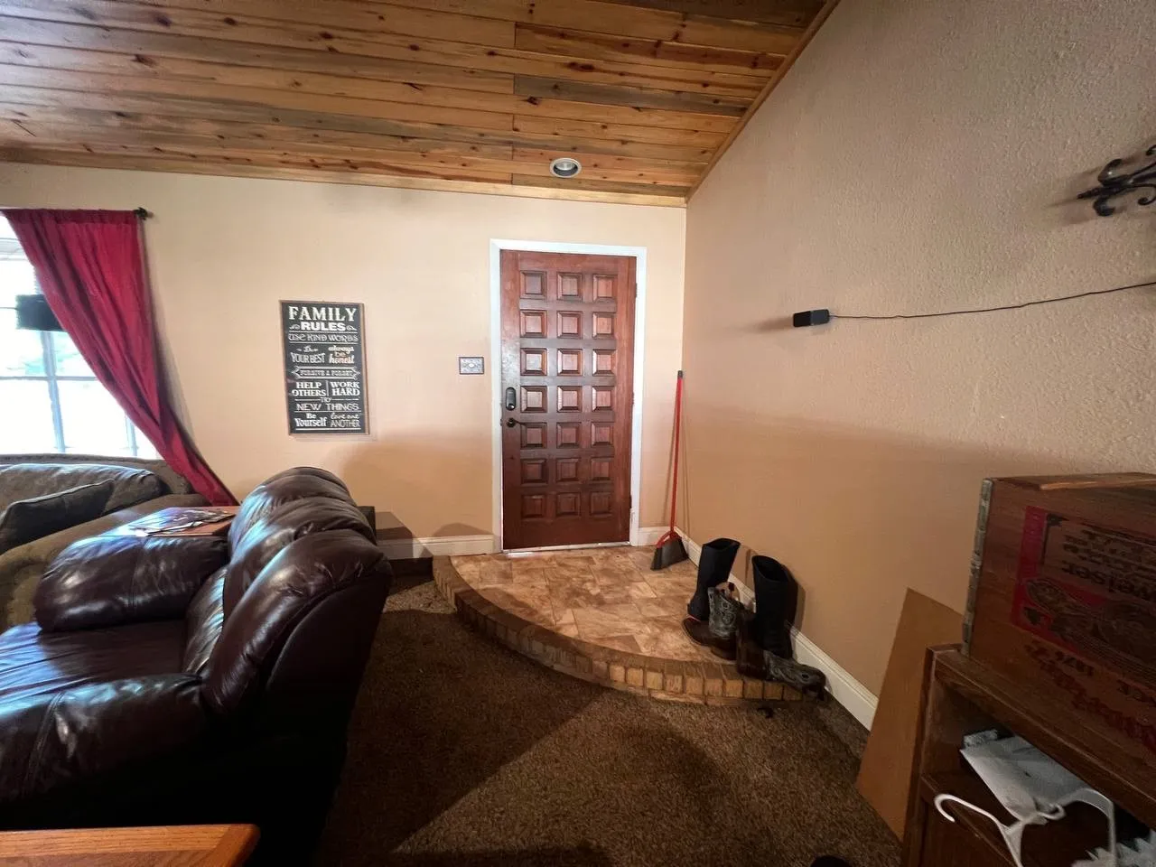 Single Family Residence For Sale in Upshur County , 379 Joy Drive, Ore City, Texas 75683, 3 Bedroom, 2 Bathroom, 2 Garage spaces, 1,992 Sqft, built in 1976, mls#21386764, Real Estate Agent in Ore City, Homes For Sale in Upshur county, Homes For Sale in Ore City, Realtor in Ore City Texas, Real Estate Brokerage Independent Realty Texas, Luminita Cordes Realtor