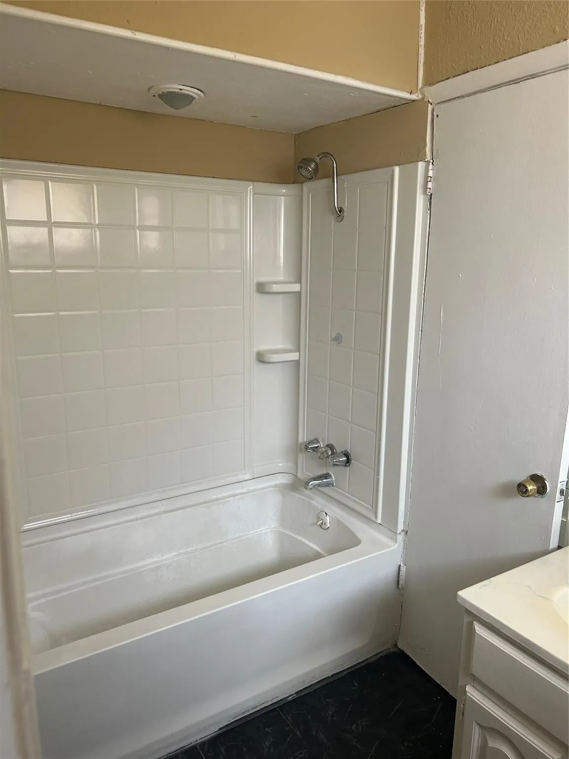 Single Family Residence For Rent in Dallas County , 705 Lawson Drive, Garland, Texas 75042, 4 Bedroom, 2 Bathroom, 1 Garage spaces, 1,605 Sqft, built in 1959, mls#21386835, Real Estate Agent in Garland, Homes For Rent in Dallas county, Homes For Rent in Garland, Realtor in Garland Texas, Real Estate Brokerage Independent Realty Texas, Luminita Cordes Realtor