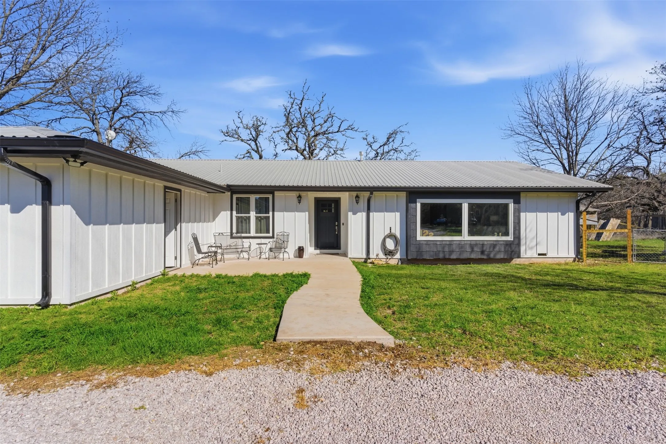 Farm For Sale in Lampasas County , 1115 County Road 2102, Lometa, Texas 76853, 4 Bedroom, 3 Bathroom, 2 Garage spaces, 2,995 Sqft, built in 1989, mls#21386349, Real Estate Agent in Lometa, Homes For Sale in Lampasas county, Homes For Sale in Lometa, Realtor in Lometa Texas, Real Estate Brokerage Independent Realty Texas, Luminita Cordes Realtor
