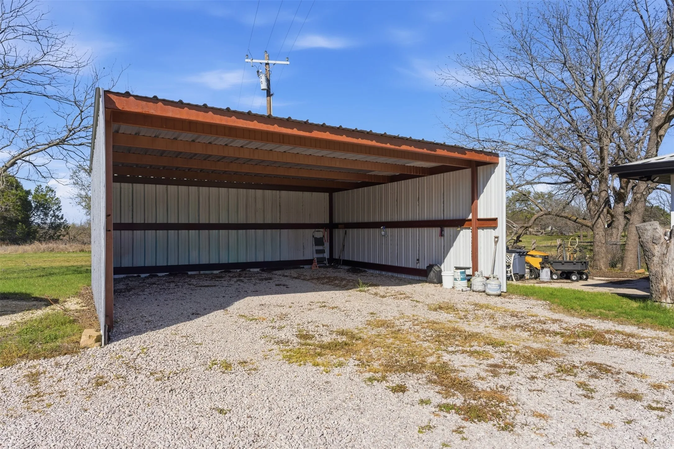 Farm For Sale in Lampasas County , 1115 County Road 2102, Lometa, Texas 76853, 4 Bedroom, 3 Bathroom, 2 Garage spaces, 2,995 Sqft, built in 1989, mls#21386349, Real Estate Agent in Lometa, Homes For Sale in Lampasas county, Homes For Sale in Lometa, Realtor in Lometa Texas, Real Estate Brokerage Independent Realty Texas, Luminita Cordes Realtor