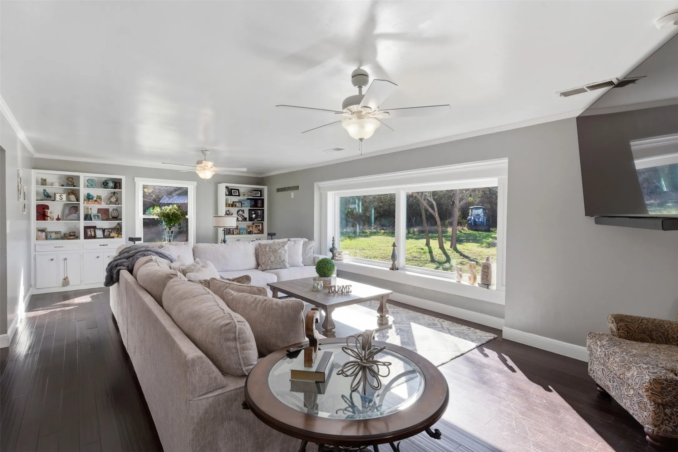Farm For Sale in Lampasas County , 1115 County Road 2102, Lometa, Texas 76853, 4 Bedroom, 3 Bathroom, 2 Garage spaces, 2,995 Sqft, built in 1989, mls#21386349, Real Estate Agent in Lometa, Homes For Sale in Lampasas county, Homes For Sale in Lometa, Realtor in Lometa Texas, Real Estate Brokerage Independent Realty Texas, Luminita Cordes Realtor