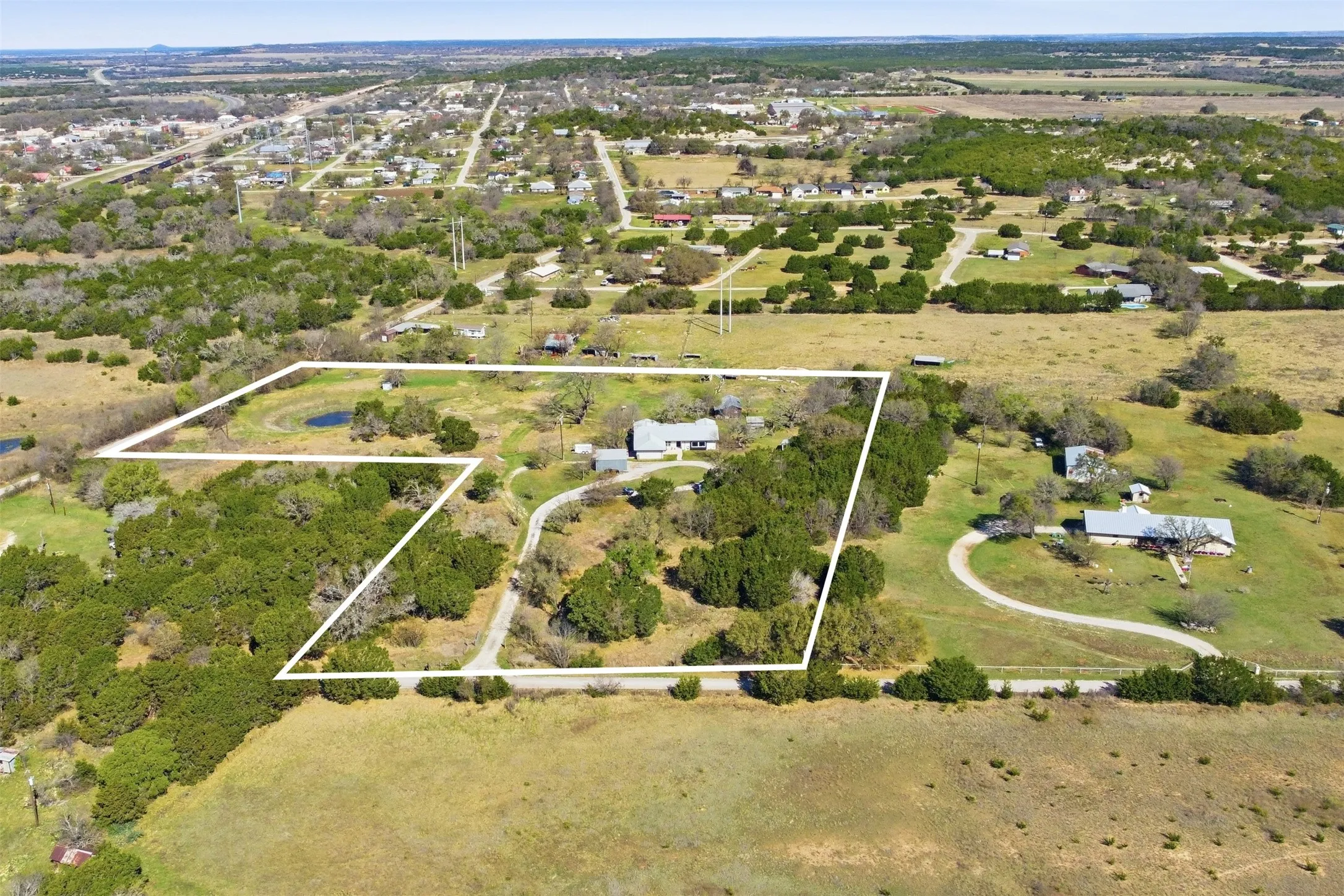 Farm For Sale in Lampasas County , 1115 County Road 2102, Lometa, Texas 76853, 4 Bedroom, 3 Bathroom, 2 Garage spaces, 2,995 Sqft, built in 1989, mls#21386349, Real Estate Agent in Lometa, Homes For Sale in Lampasas county, Homes For Sale in Lometa, Realtor in Lometa Texas, Real Estate Brokerage Independent Realty Texas, Luminita Cordes Realtor