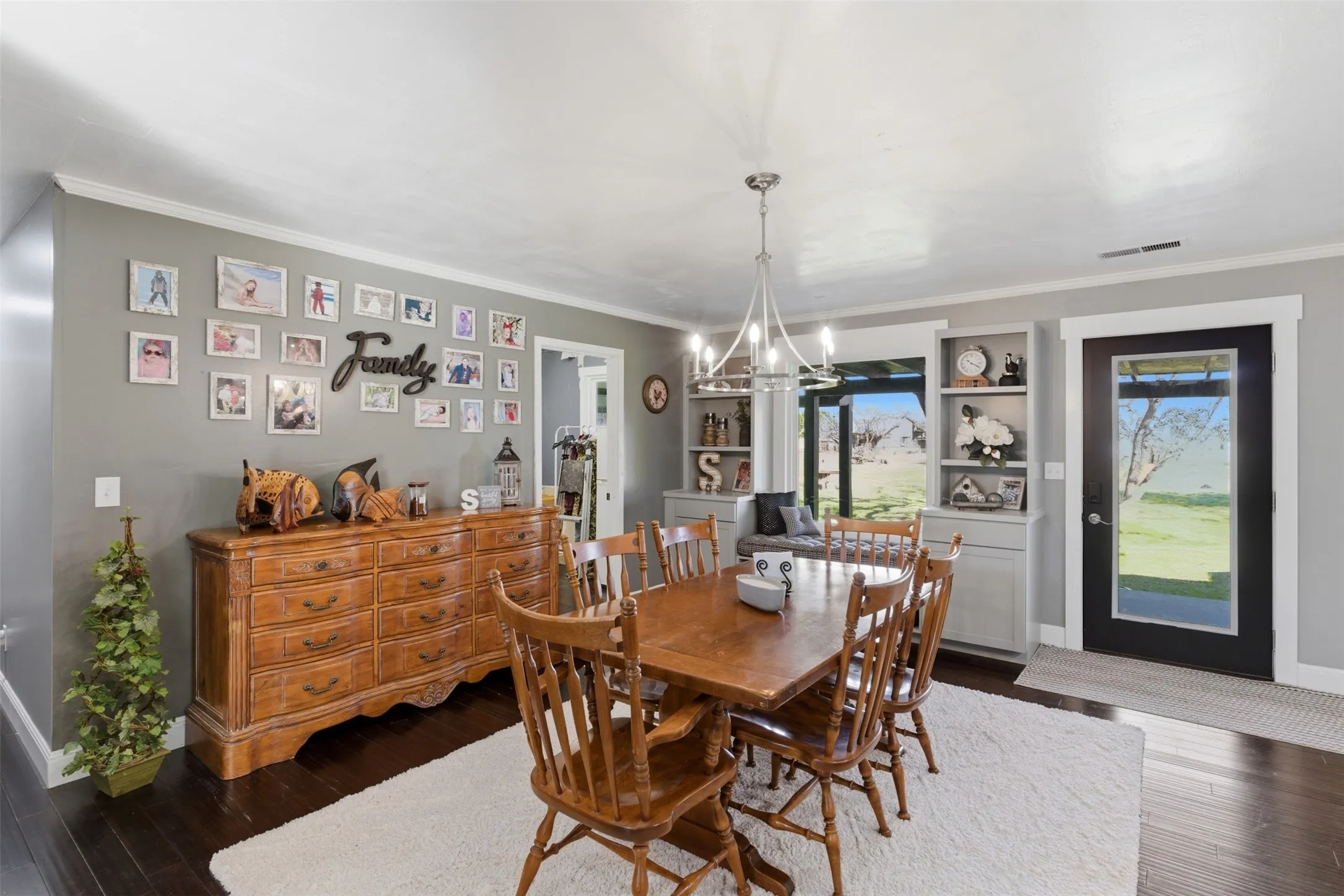 Farm For Sale in Lampasas County , 1115 County Road 2102, Lometa, Texas 76853, 4 Bedroom, 3 Bathroom, 2 Garage spaces, 2,995 Sqft, built in 1989, mls#21386349, Real Estate Agent in Lometa, Homes For Sale in Lampasas county, Homes For Sale in Lometa, Realtor in Lometa Texas, Real Estate Brokerage Independent Realty Texas, Luminita Cordes Realtor