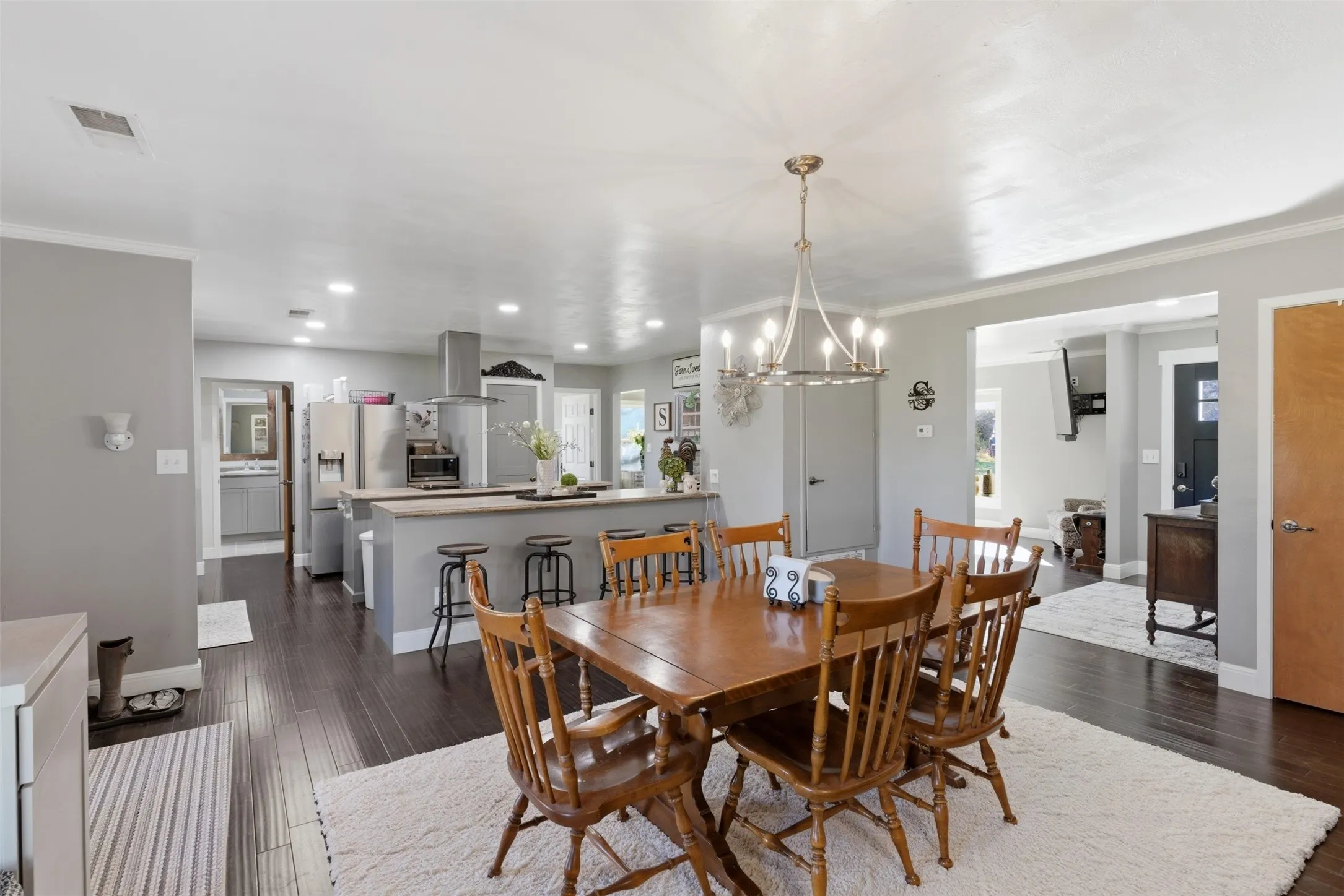Farm For Sale in Lampasas County , 1115 County Road 2102, Lometa, Texas 76853, 4 Bedroom, 3 Bathroom, 2 Garage spaces, 2,995 Sqft, built in 1989, mls#21386349, Real Estate Agent in Lometa, Homes For Sale in Lampasas county, Homes For Sale in Lometa, Realtor in Lometa Texas, Real Estate Brokerage Independent Realty Texas, Luminita Cordes Realtor
