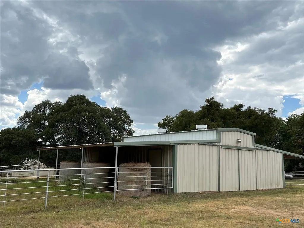 Ranch For Sale in Lampasas County , 4009 N Highway 183, Lampasas, Texas 76550, 0, 0, Garage spaces, 0 Sqft, built in 1950, mls#21385698, Real Estate Agent in Lampasas, Homes For Sale in Lampasas county, Homes For Sale in Lampasas, Realtor in Lampasas Texas, Real Estate Brokerage Independent Realty Texas, Luminita Cordes Realtor