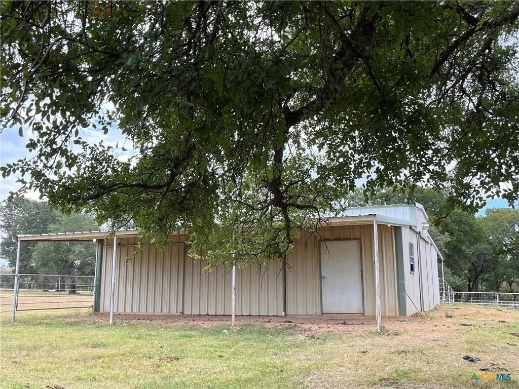 Ranch For Sale in Lampasas County , 4009 N Highway 183, Lampasas, Texas 76550, 0, 0, Garage spaces, 0 Sqft, built in 1950, mls#21385698, Real Estate Agent in Lampasas, Homes For Sale in Lampasas county, Homes For Sale in Lampasas, Realtor in Lampasas Texas, Real Estate Brokerage Independent Realty Texas, Luminita Cordes Realtor