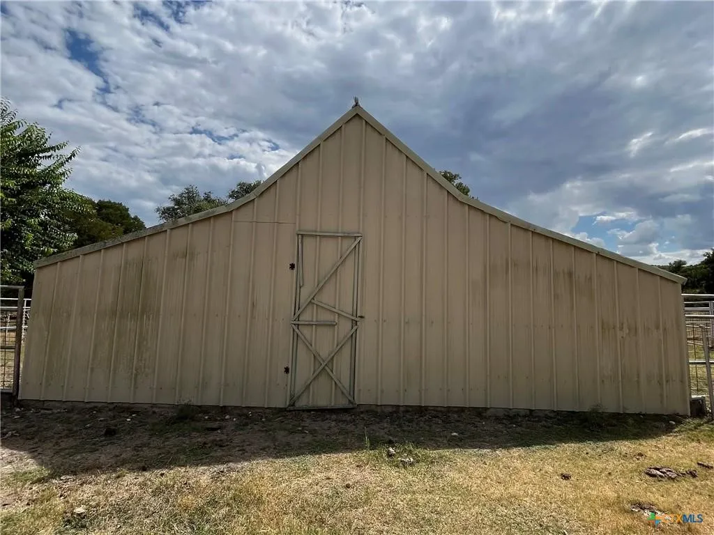 Ranch For Sale in Lampasas County , 4009 N Highway 183, Lampasas, Texas 76550, 0, 0, Garage spaces, 0 Sqft, built in 1950, mls#21385698, Real Estate Agent in Lampasas, Homes For Sale in Lampasas county, Homes For Sale in Lampasas, Realtor in Lampasas Texas, Real Estate Brokerage Independent Realty Texas, Luminita Cordes Realtor