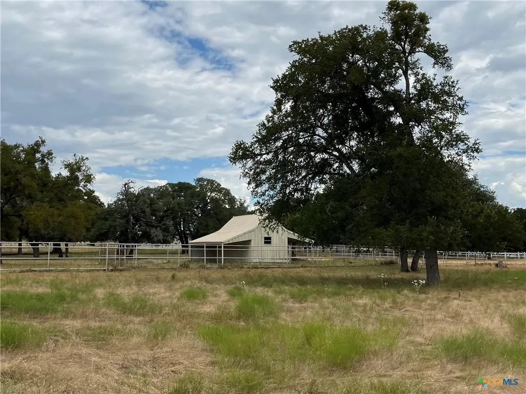 Ranch For Sale in Lampasas County , 4009 N Highway 183, Lampasas, Texas 76550, 0, 0, Garage spaces, 0 Sqft, built in 1950, mls#21385698, Real Estate Agent in Lampasas, Homes For Sale in Lampasas county, Homes For Sale in Lampasas, Realtor in Lampasas Texas, Real Estate Brokerage Independent Realty Texas, Luminita Cordes Realtor
