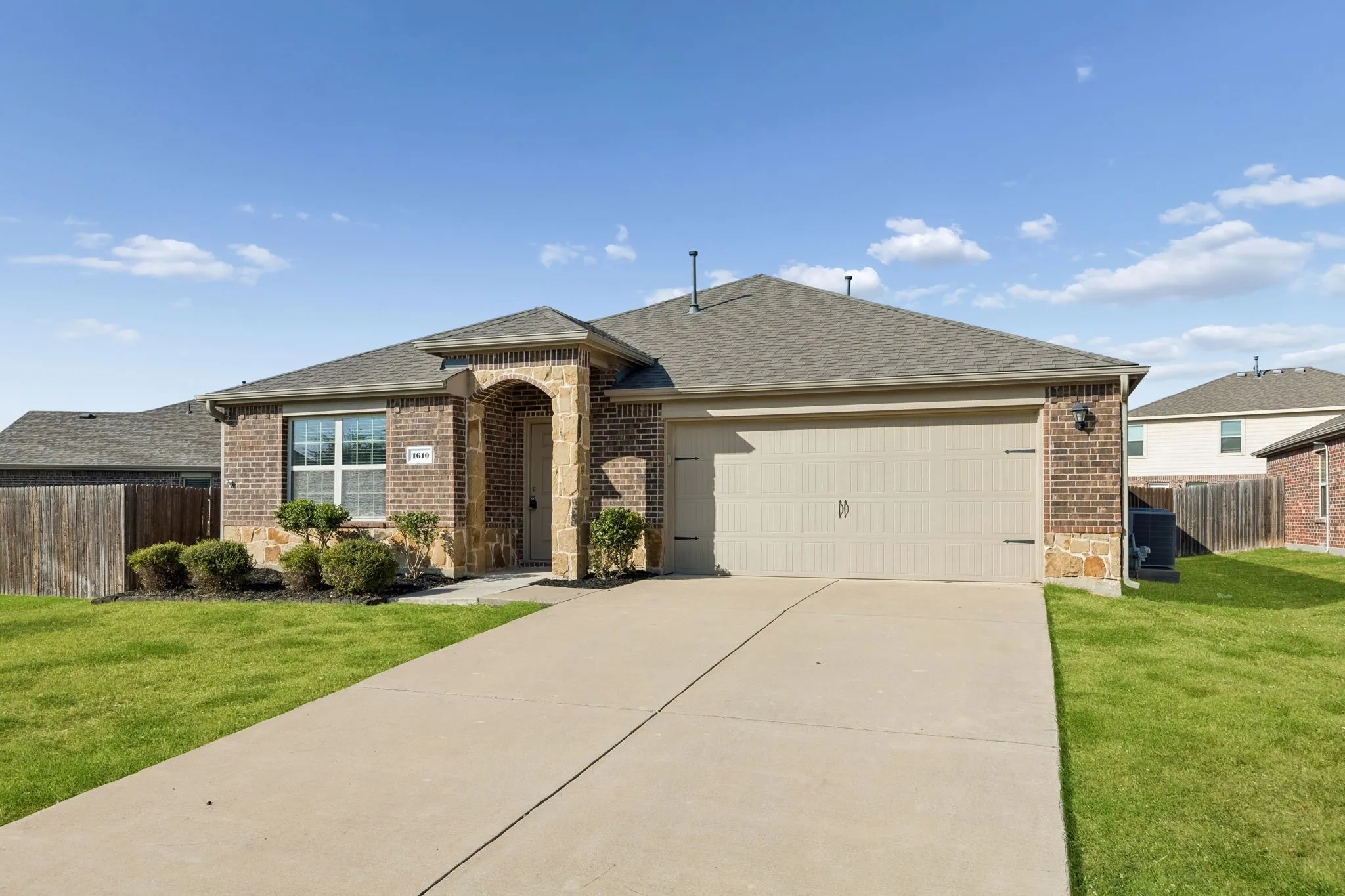 Single Family Residence For Sale in Collin County , 1610 Sorghum Drive, Princeton, Texas 75407, 4 Bedroom, 2 Bathroom, 2 Garage spaces, 1,892 Sqft, built in 2016, mls#21385237, Real Estate Agent in Princeton, Homes For Sale in Collin county, Homes For Sale in Princeton, Realtor in Princeton Texas, Real Estate Brokerage Independent Realty Texas, Luminita Cordes Realtor