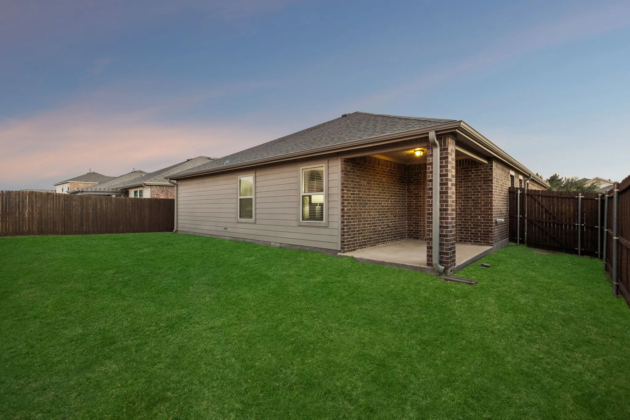 Single Family Residence For Sale in Collin County , 1610 Sorghum Drive, Princeton, Texas 75407, 4 Bedroom, 2 Bathroom, 2 Garage spaces, 1,892 Sqft, built in 2016, mls#21385237, Real Estate Agent in Princeton, Homes For Sale in Collin county, Homes For Sale in Princeton, Realtor in Princeton Texas, Real Estate Brokerage Independent Realty Texas, Luminita Cordes Realtor