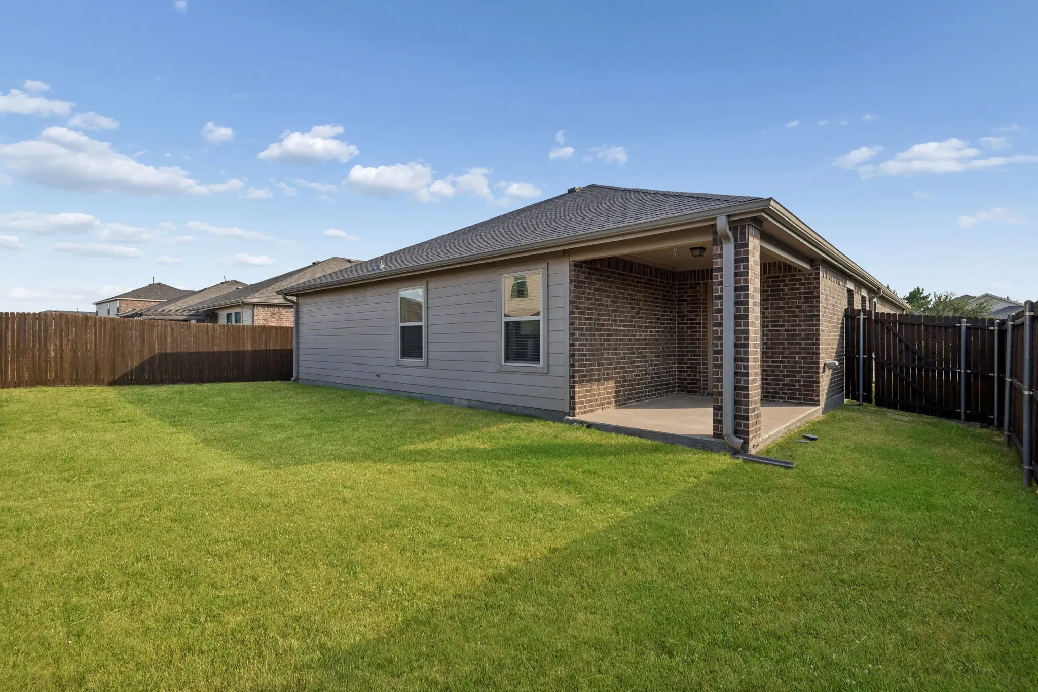 Single Family Residence For Sale in Collin County , 1610 Sorghum Drive, Princeton, Texas 75407, 4 Bedroom, 2 Bathroom, 2 Garage spaces, 1,892 Sqft, built in 2016, mls#21385237, Real Estate Agent in Princeton, Homes For Sale in Collin county, Homes For Sale in Princeton, Realtor in Princeton Texas, Real Estate Brokerage Independent Realty Texas, Luminita Cordes Realtor