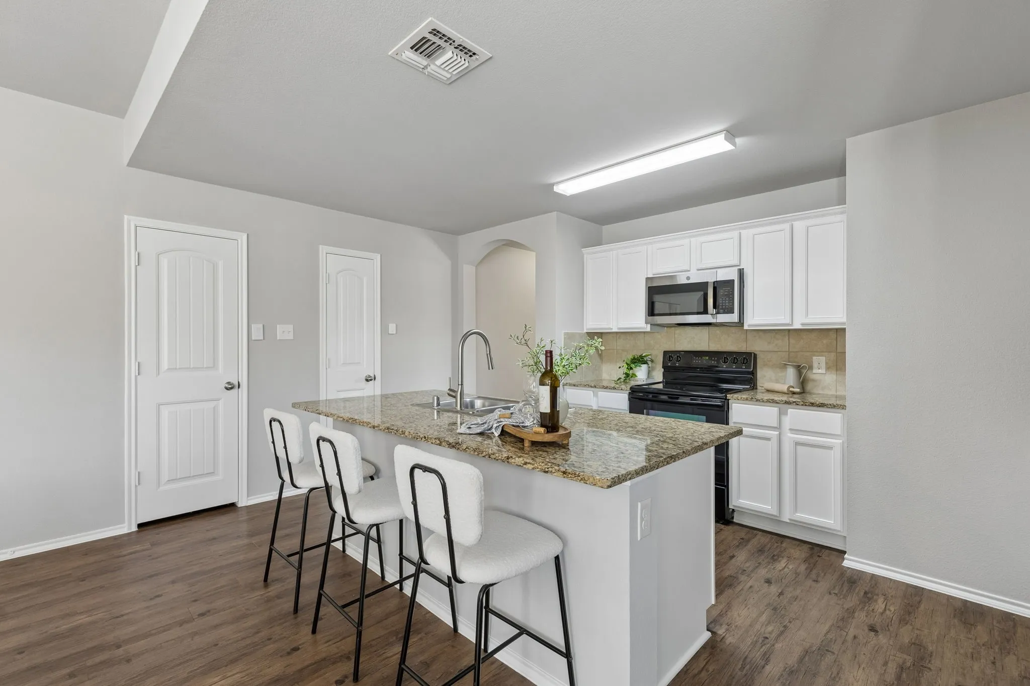 Single Family Residence For Sale in Collin County , 1610 Sorghum Drive, Princeton, Texas 75407, 4 Bedroom, 2 Bathroom, 2 Garage spaces, 1,892 Sqft, built in 2016, mls#21385237, Real Estate Agent in Princeton, Homes For Sale in Collin county, Homes For Sale in Princeton, Realtor in Princeton Texas, Real Estate Brokerage Independent Realty Texas, Luminita Cordes Realtor