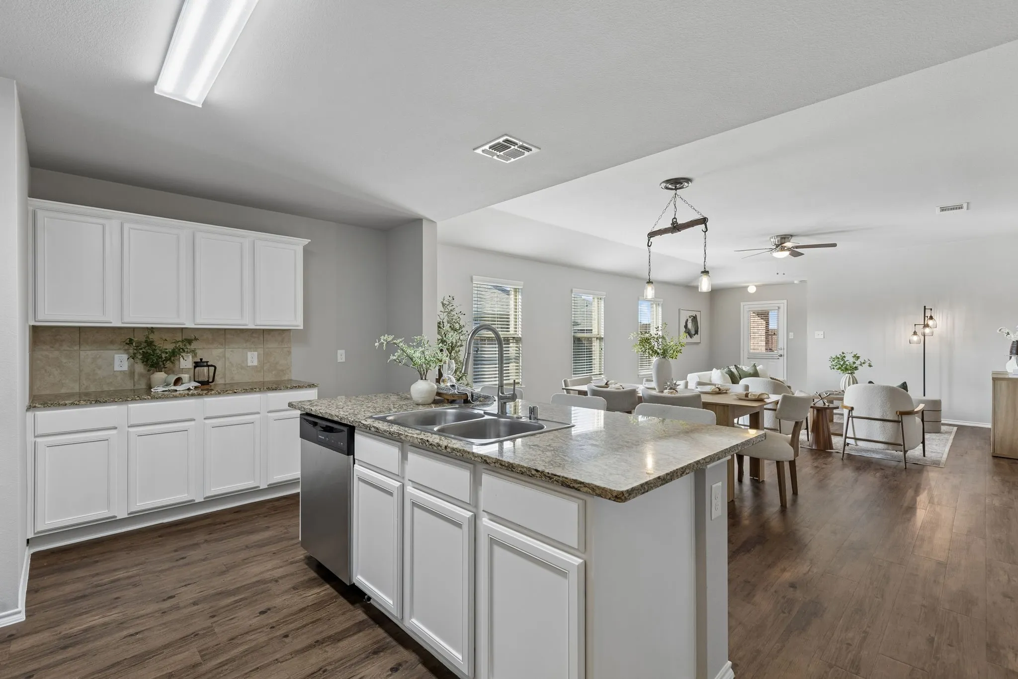 Single Family Residence For Sale in Collin County , 1610 Sorghum Drive, Princeton, Texas 75407, 4 Bedroom, 2 Bathroom, 2 Garage spaces, 1,892 Sqft, built in 2016, mls#21385237, Real Estate Agent in Princeton, Homes For Sale in Collin county, Homes For Sale in Princeton, Realtor in Princeton Texas, Real Estate Brokerage Independent Realty Texas, Luminita Cordes Realtor