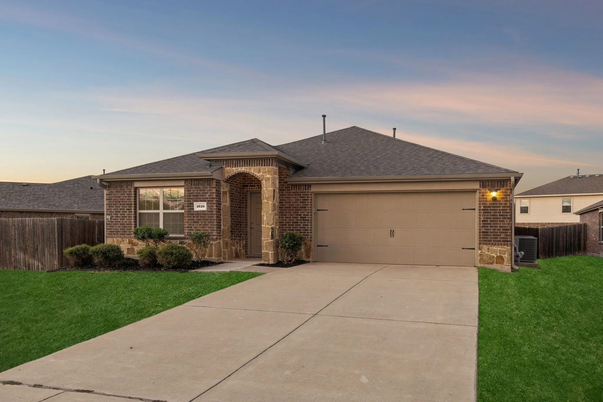 Single Family Residence For Sale in Collin County , 1610 Sorghum Drive, Princeton, Texas 75407, 4 Bedroom, 2 Bathroom, 2 Garage spaces, 1,892 Sqft, built in 2016, mls#21385237, Real Estate Agent in Princeton, Homes For Sale in Collin county, Homes For Sale in Princeton, Realtor in Princeton Texas, Real Estate Brokerage Independent Realty Texas, Luminita Cordes Realtor