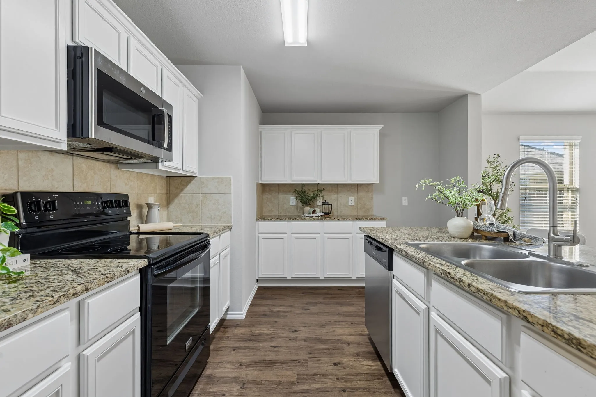 Single Family Residence For Sale in Collin County , 1610 Sorghum Drive, Princeton, Texas 75407, 4 Bedroom, 2 Bathroom, 2 Garage spaces, 1,892 Sqft, built in 2016, mls#21385237, Real Estate Agent in Princeton, Homes For Sale in Collin county, Homes For Sale in Princeton, Realtor in Princeton Texas, Real Estate Brokerage Independent Realty Texas, Luminita Cordes Realtor