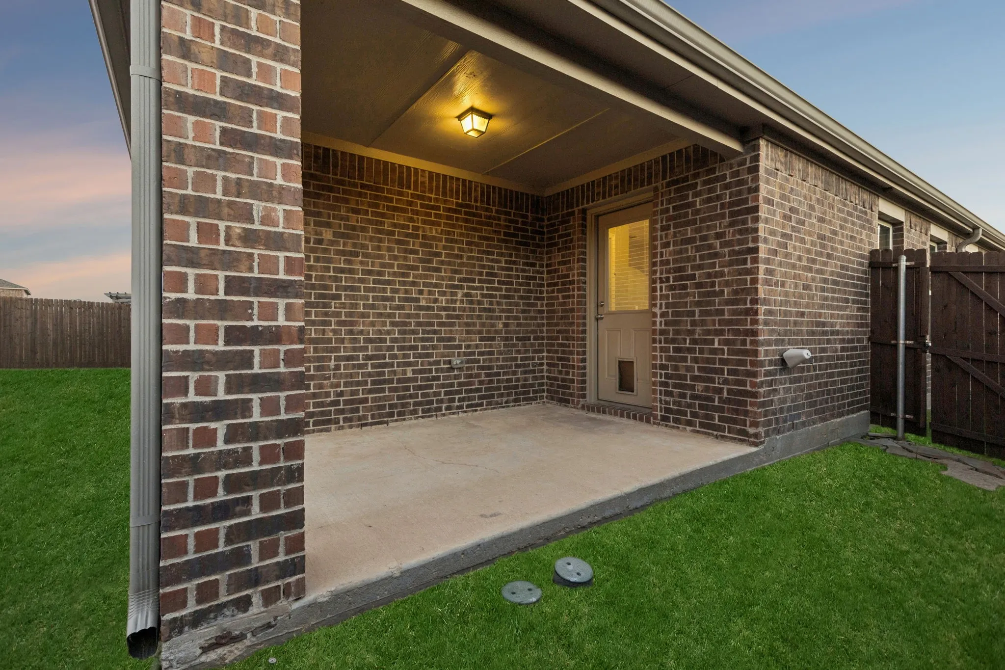 Single Family Residence For Sale in Collin County , 1610 Sorghum Drive, Princeton, Texas 75407, 4 Bedroom, 2 Bathroom, 2 Garage spaces, 1,892 Sqft, built in 2016, mls#21385237, Real Estate Agent in Princeton, Homes For Sale in Collin county, Homes For Sale in Princeton, Realtor in Princeton Texas, Real Estate Brokerage Independent Realty Texas, Luminita Cordes Realtor