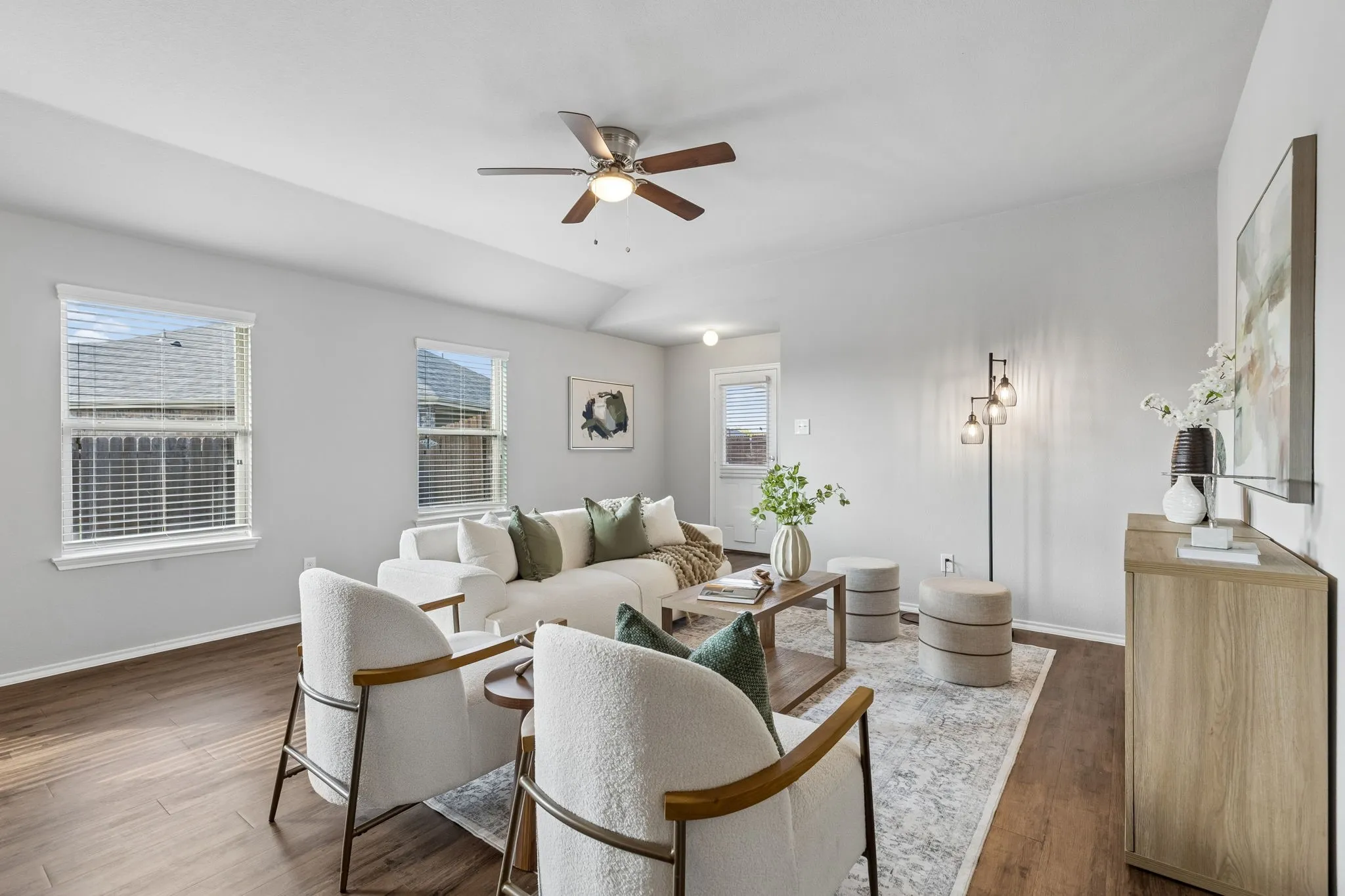 Single Family Residence For Sale in Collin County , 1610 Sorghum Drive, Princeton, Texas 75407, 4 Bedroom, 2 Bathroom, 2 Garage spaces, 1,892 Sqft, built in 2016, mls#21385237, Real Estate Agent in Princeton, Homes For Sale in Collin county, Homes For Sale in Princeton, Realtor in Princeton Texas, Real Estate Brokerage Independent Realty Texas, Luminita Cordes Realtor