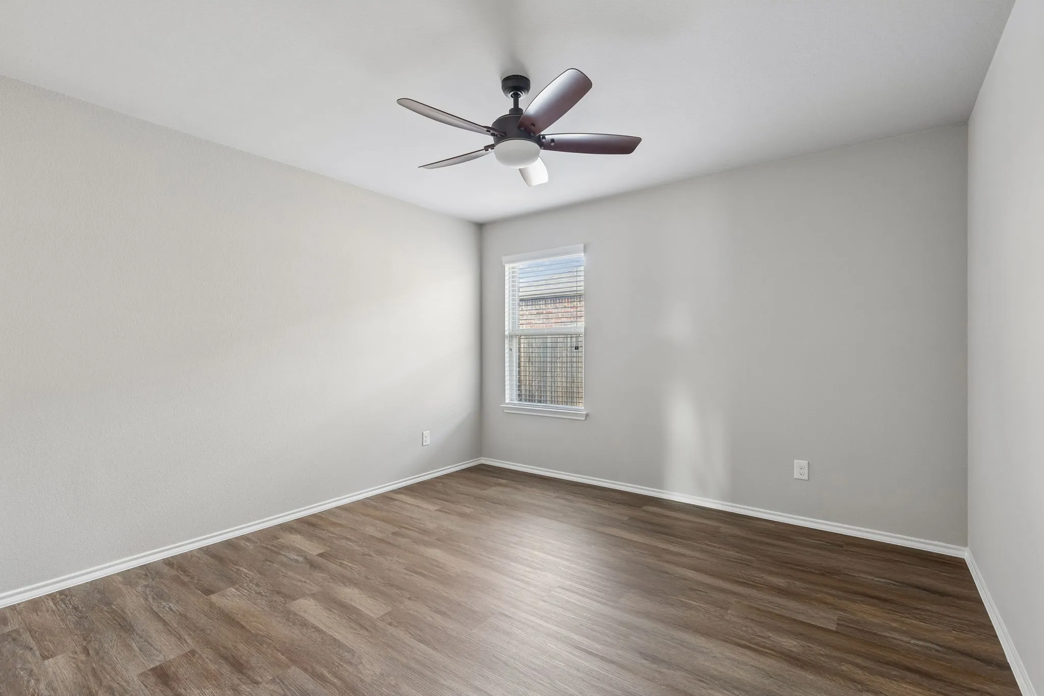 Single Family Residence For Sale in Collin County , 1610 Sorghum Drive, Princeton, Texas 75407, 4 Bedroom, 2 Bathroom, 2 Garage spaces, 1,892 Sqft, built in 2016, mls#21385237, Real Estate Agent in Princeton, Homes For Sale in Collin county, Homes For Sale in Princeton, Realtor in Princeton Texas, Real Estate Brokerage Independent Realty Texas, Luminita Cordes Realtor