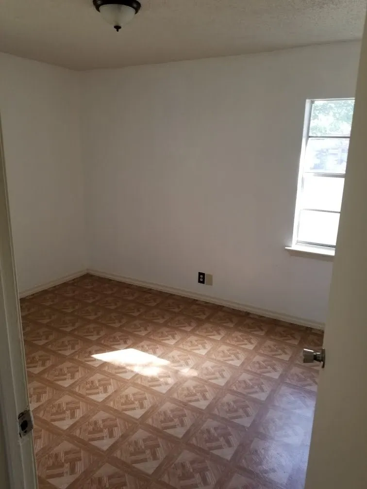 Single Family Residence For Rent in Dallas County , 3261 Santiago Drive, Mesquite, Texas 75150, 4 Bedroom, 2 Bathroom, Garage spaces, 1,065 Sqft, built in 1960, mls#21386855, Real Estate Agent in Mesquite, Homes For Rent in Dallas county, Homes For Rent in Mesquite, Realtor in Mesquite Texas, Real Estate Brokerage Independent Realty Texas, Luminita Cordes Realtor