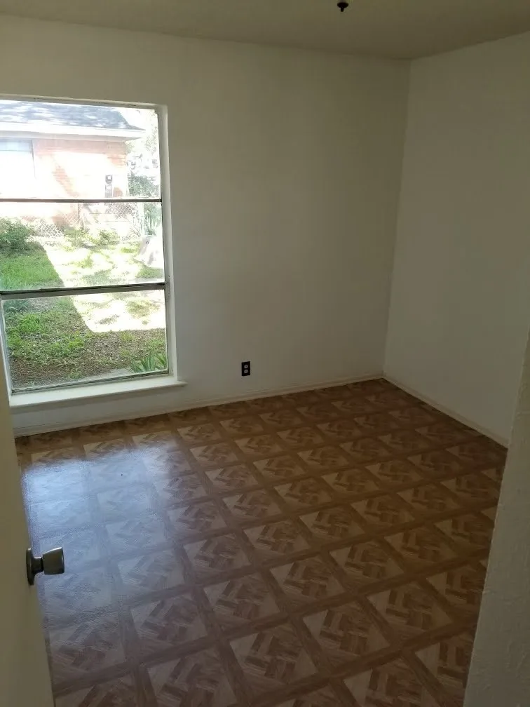 Single Family Residence For Rent in Dallas County , 3261 Santiago Drive, Mesquite, Texas 75150, 4 Bedroom, 2 Bathroom, Garage spaces, 1,065 Sqft, built in 1960, mls#21386855, Real Estate Agent in Mesquite, Homes For Rent in Dallas county, Homes For Rent in Mesquite, Realtor in Mesquite Texas, Real Estate Brokerage Independent Realty Texas, Luminita Cordes Realtor