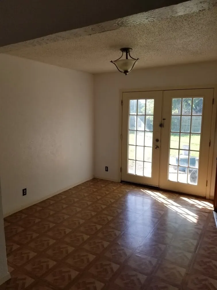 Single Family Residence For Rent in Dallas County , 3261 Santiago Drive, Mesquite, Texas 75150, 4 Bedroom, 2 Bathroom, Garage spaces, 1,065 Sqft, built in 1960, mls#21386855, Real Estate Agent in Mesquite, Homes For Rent in Dallas county, Homes For Rent in Mesquite, Realtor in Mesquite Texas, Real Estate Brokerage Independent Realty Texas, Luminita Cordes Realtor