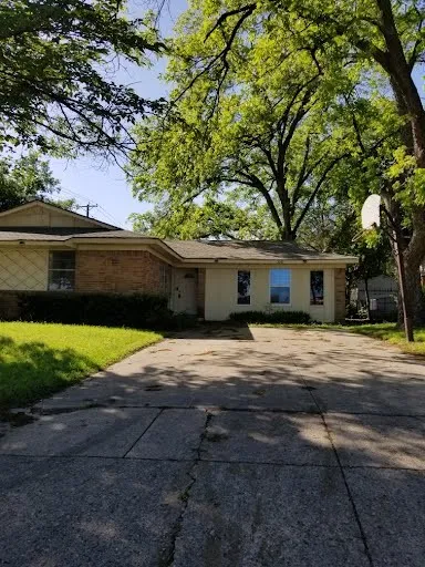 Single Family Residence For Rent in Dallas County , 3261 Santiago Drive, Mesquite, Texas 75150, 4 Bedroom, 2 Bathroom, Garage spaces, 1,065 Sqft, built in 1960, mls#21386855, Real Estate Agent in Mesquite, Homes For Rent in Dallas county, Homes For Rent in Mesquite, Realtor in Mesquite Texas, Real Estate Brokerage Independent Realty Texas, Luminita Cordes Realtor